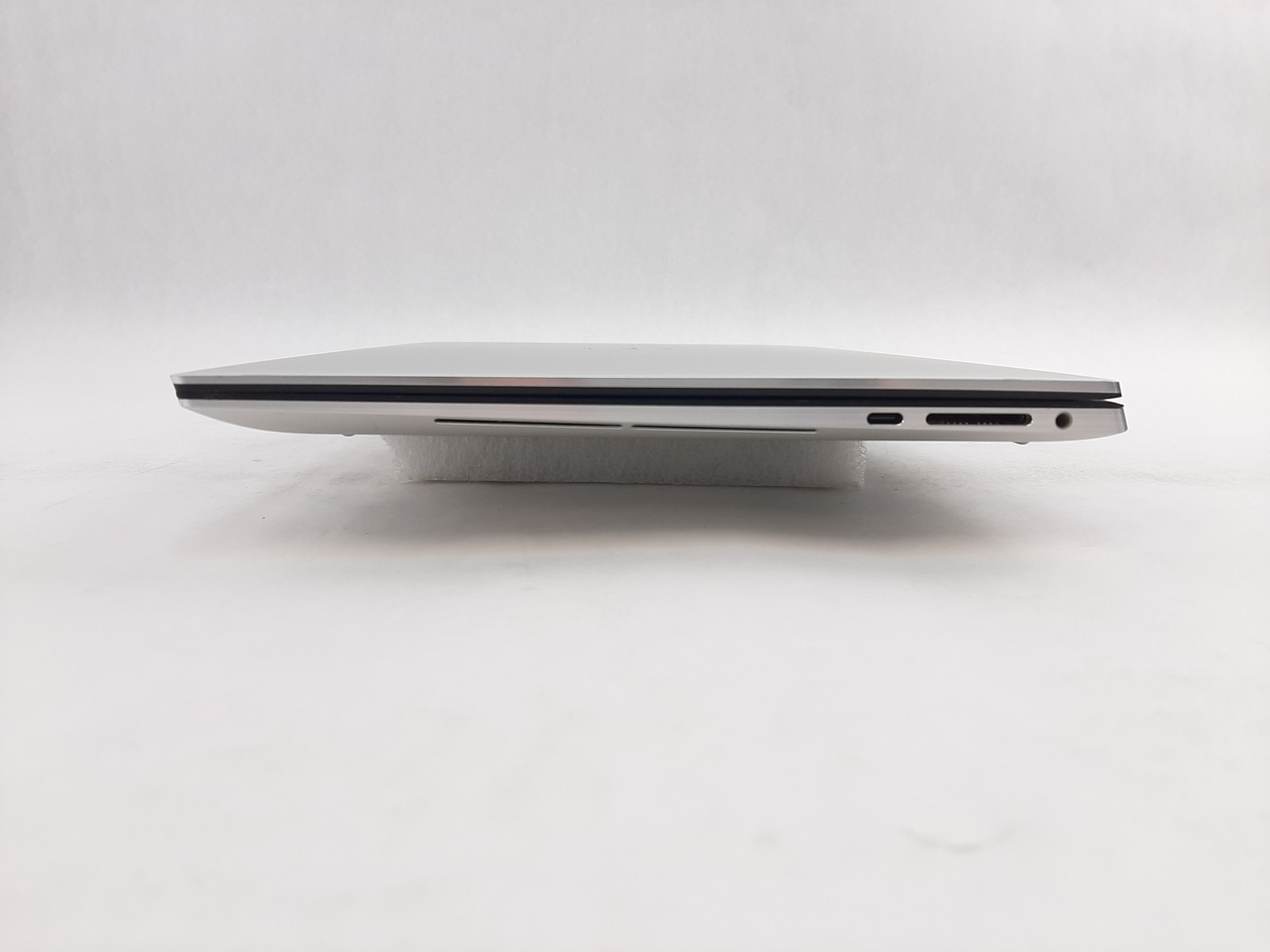 Dell XPS 15 9530, i7-13700H 2.40GHz, 32GB RAM, 512GB NVMe, RTX 4060, No AC C4*16