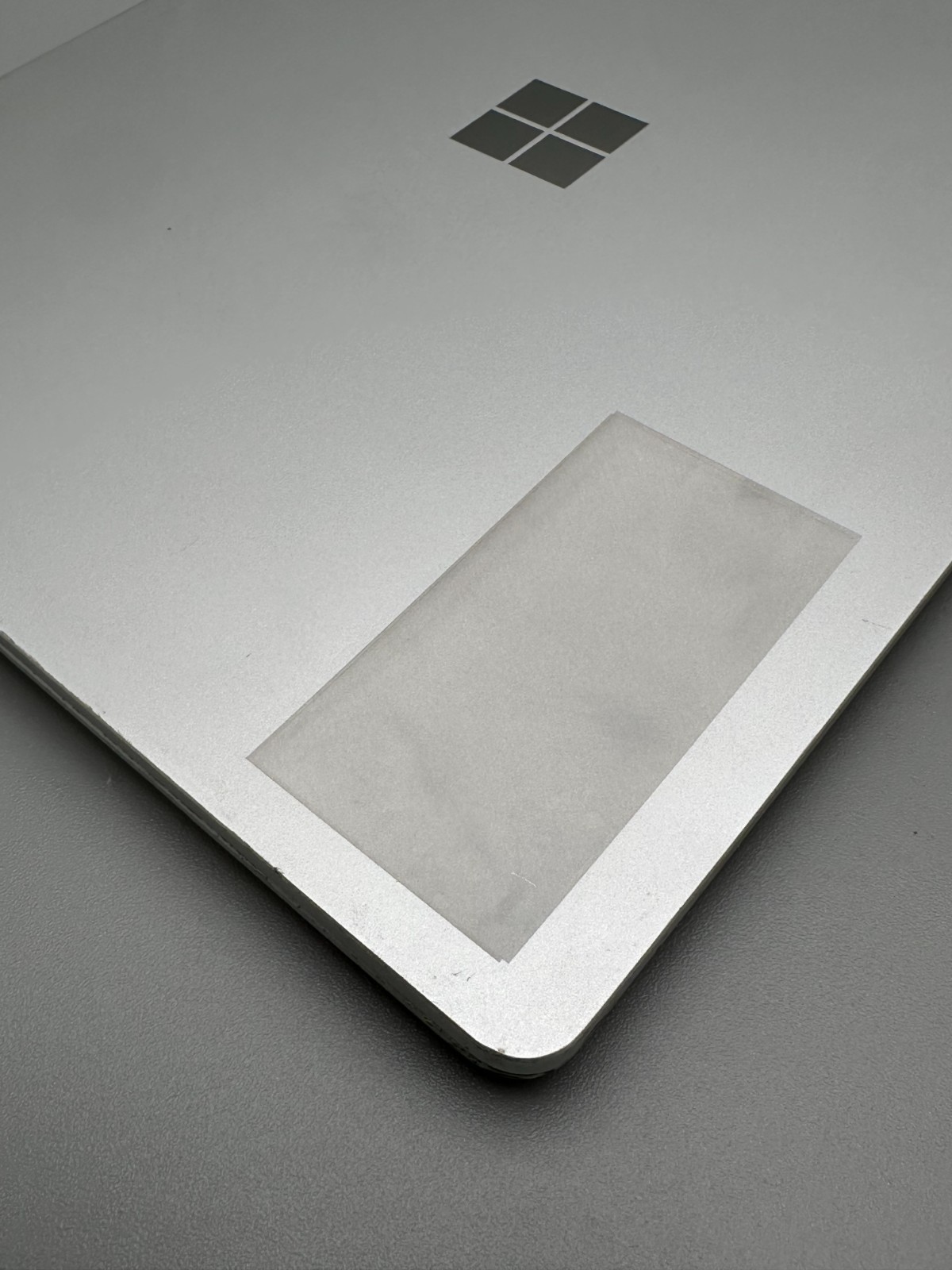 Surface Laptop Go 1943 12.4″ i5-1035G1 1GHz 128GB SSD 8GB DDR4 Silver Fair/READ