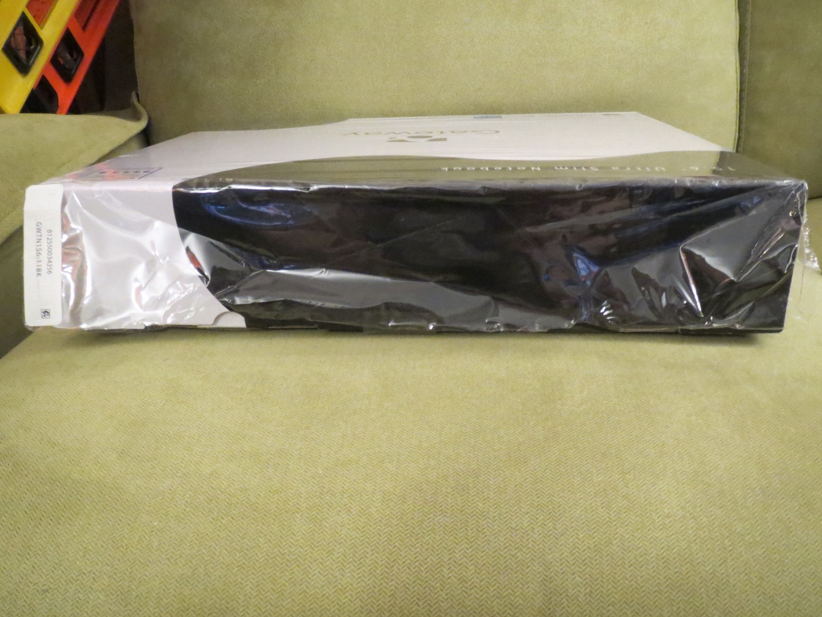 Gateway (Cow Theme) 15.6 inch Ultra Slim Notebook GWTN156-BK, EMPTY BOX ONLY