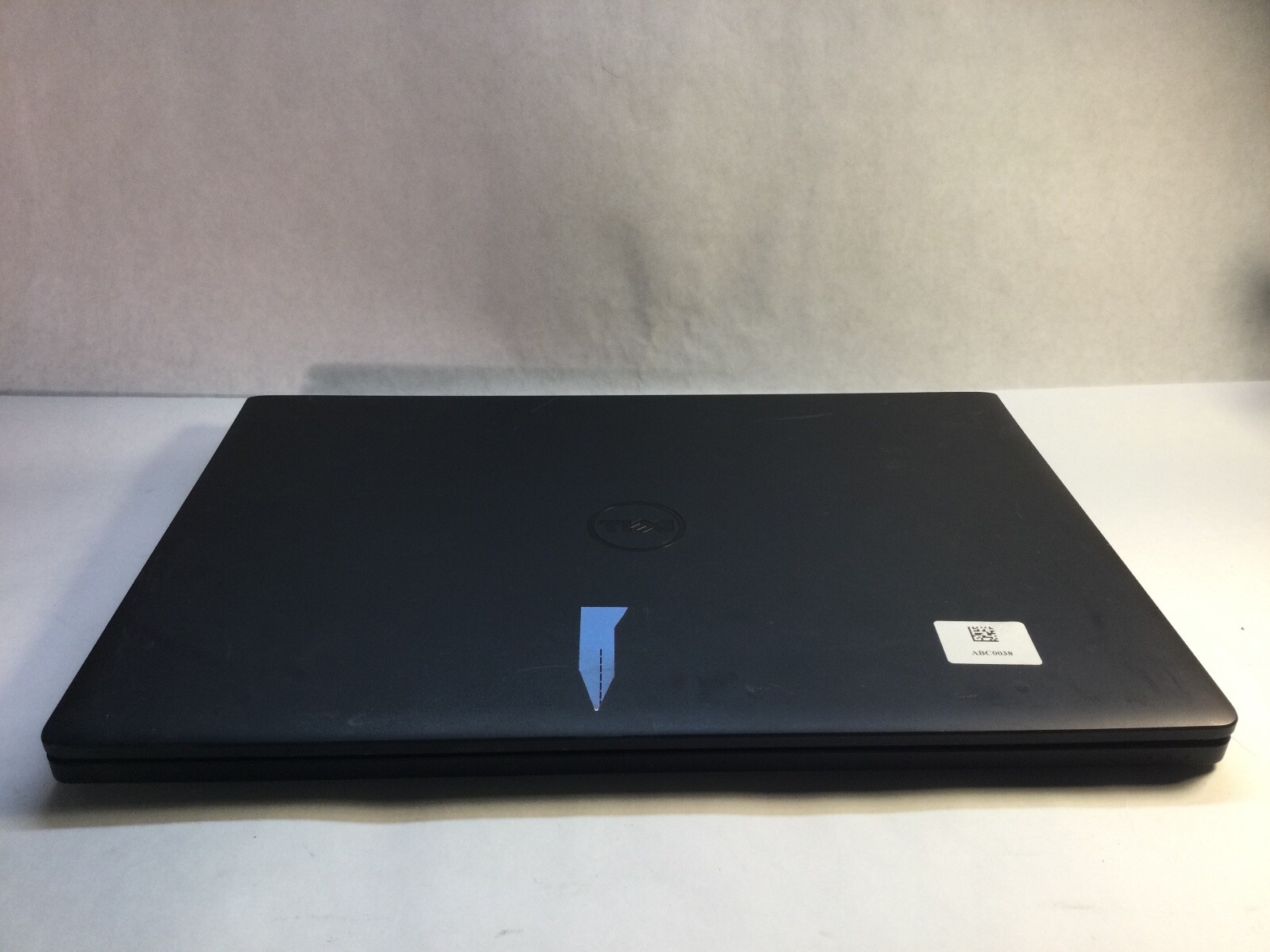Dell Latitude 3570 15″ Laptop Intel Core i3-6100U-BOOTS/MISSING PARTS- MZ