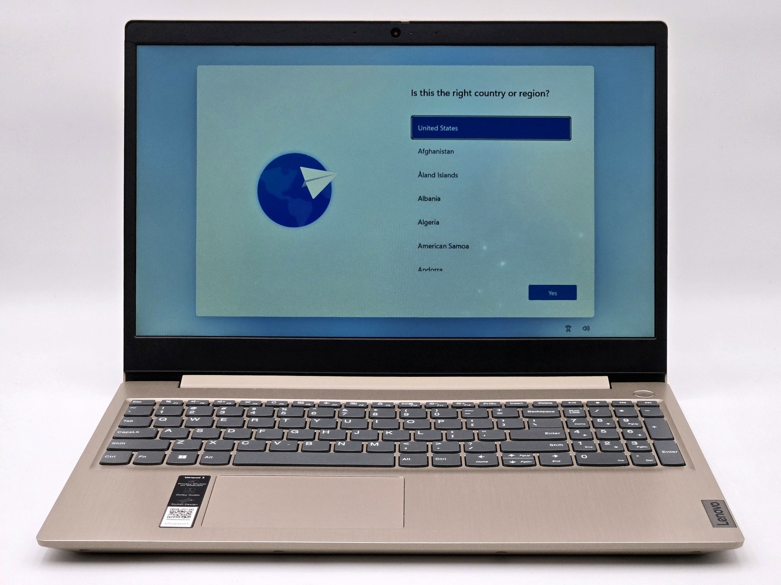 Lenovo ideapad 3-15ITL05 15″ HD Touch I3-1115G4 256GB SSD 8GB W11 Webcam