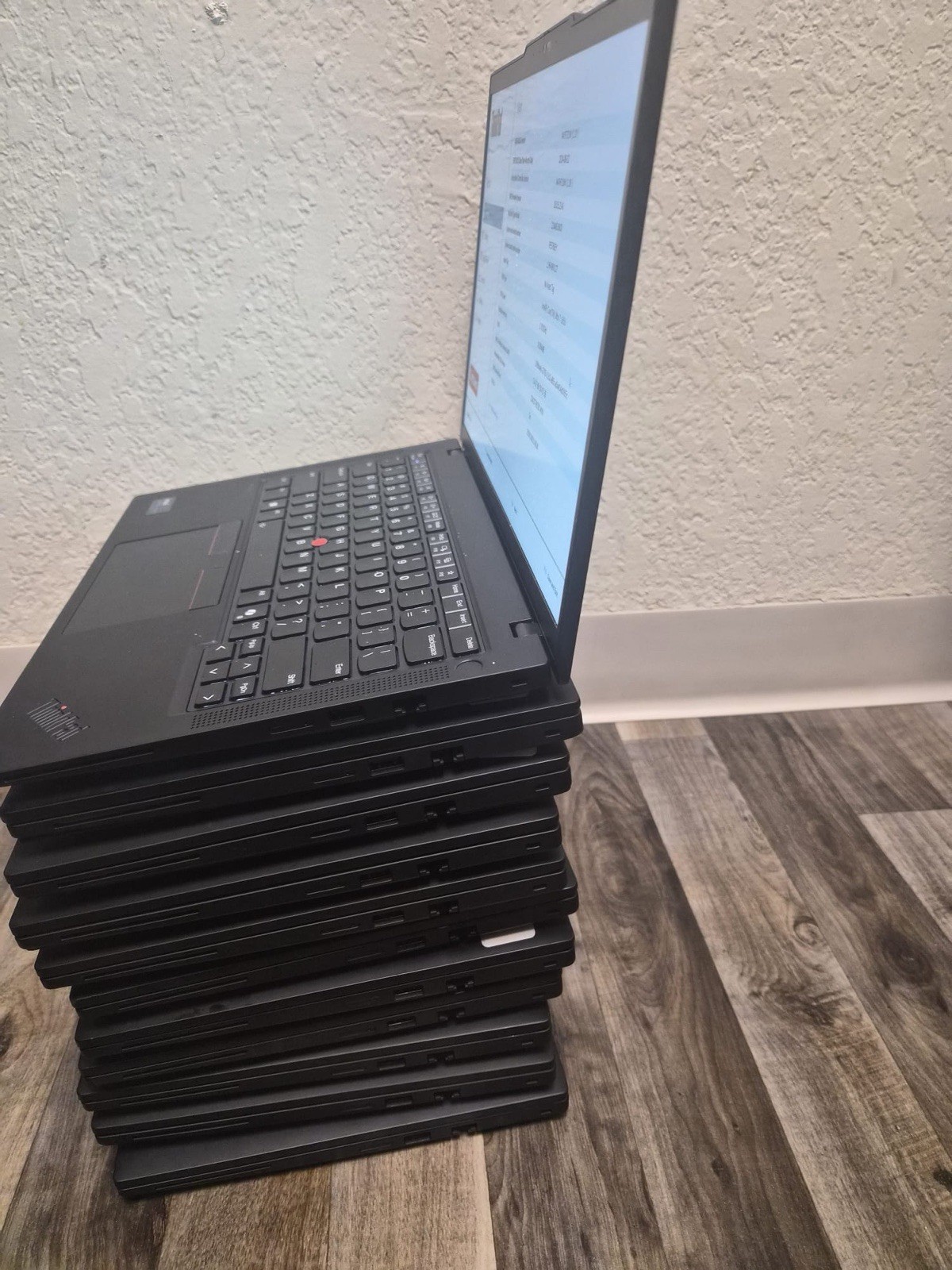 Lenovo ThinkPad T14 Gen 5 Ultra 7 No Hard Drive No Ram