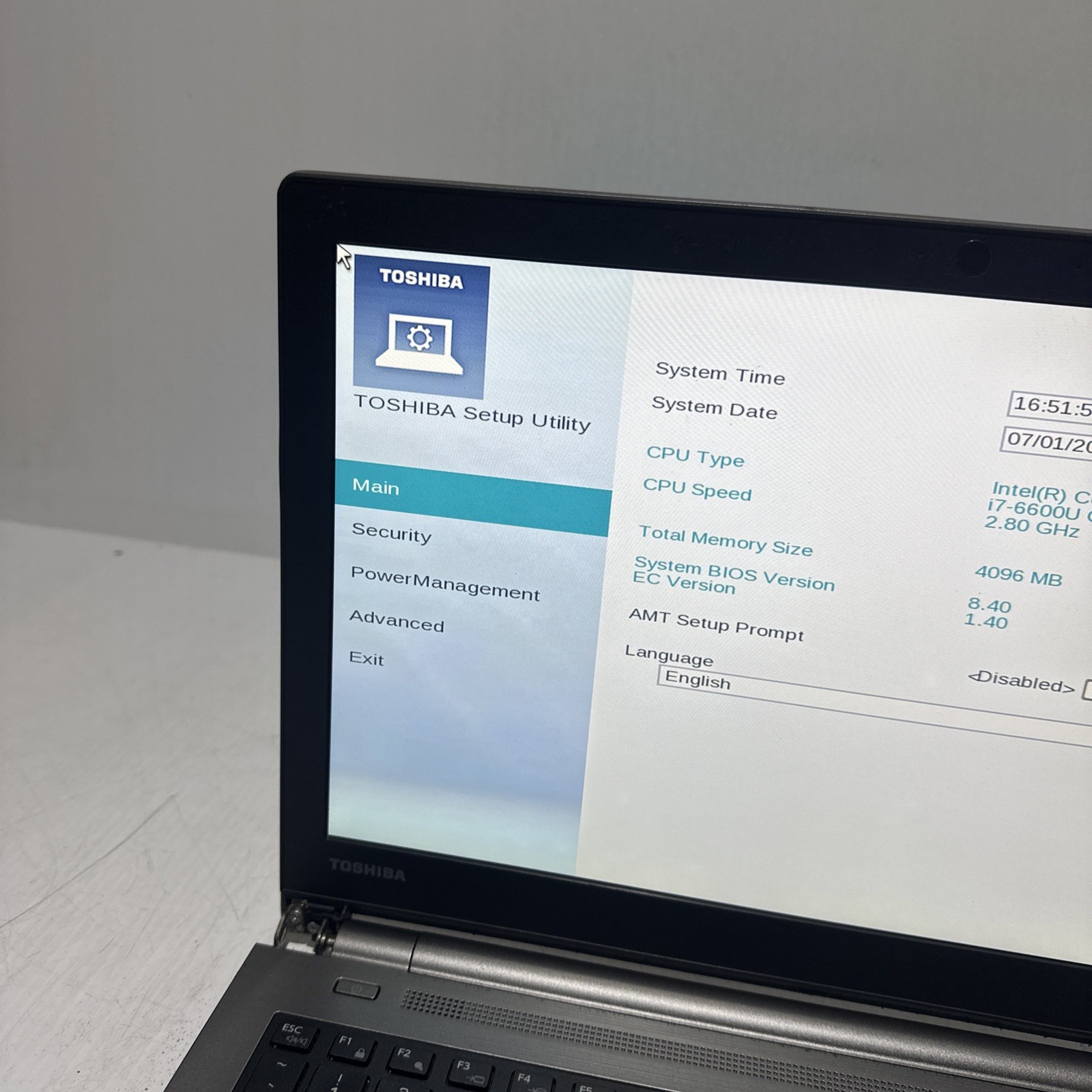Toshiba Tecra Z50-C 15″ Laptop i7-6600u 4gb Ram No Drives Boots Bios