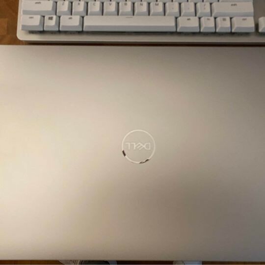 Dell XPS 17 9700 2060 Max-Q i7-10875h UHD 32GB RAM