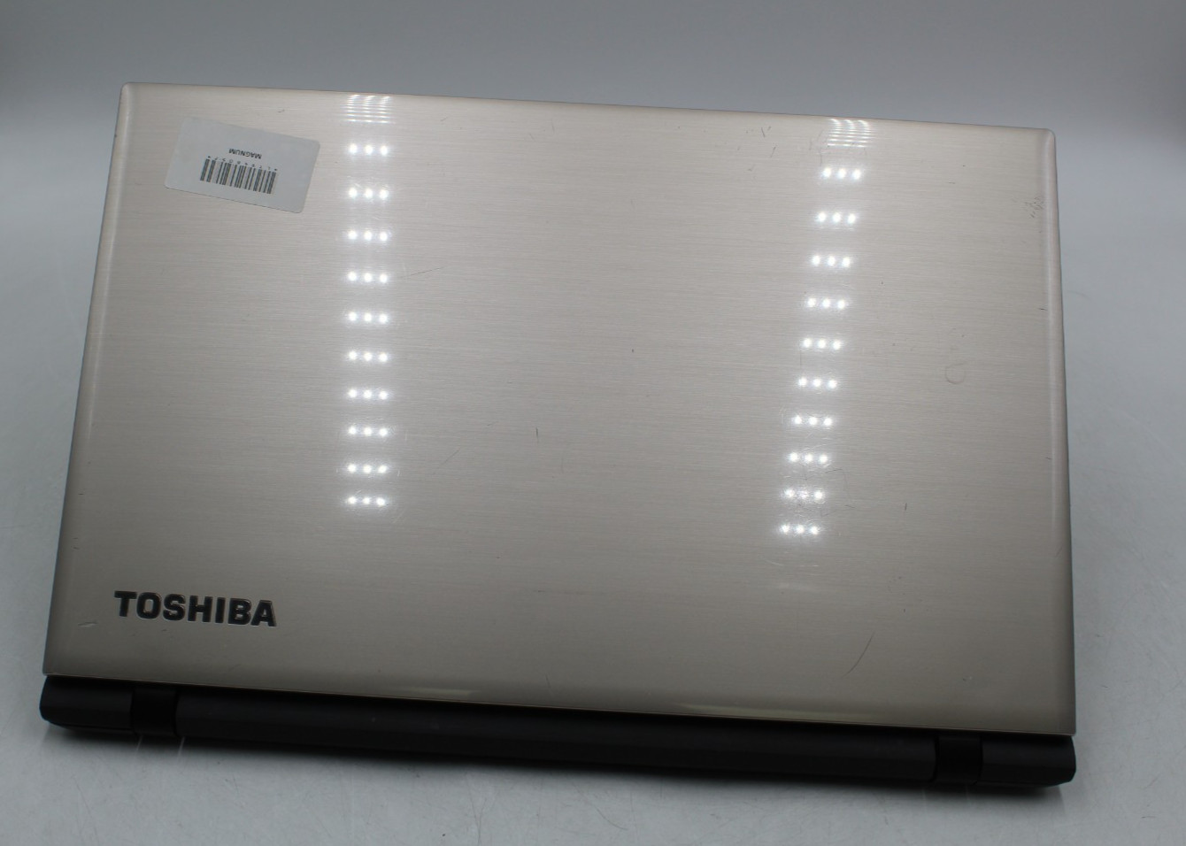 Toshiba Satellite L55D-C 15.6in 1 TB HD 8 GB RAM AMD A10-8700P Radeon 6 No OS