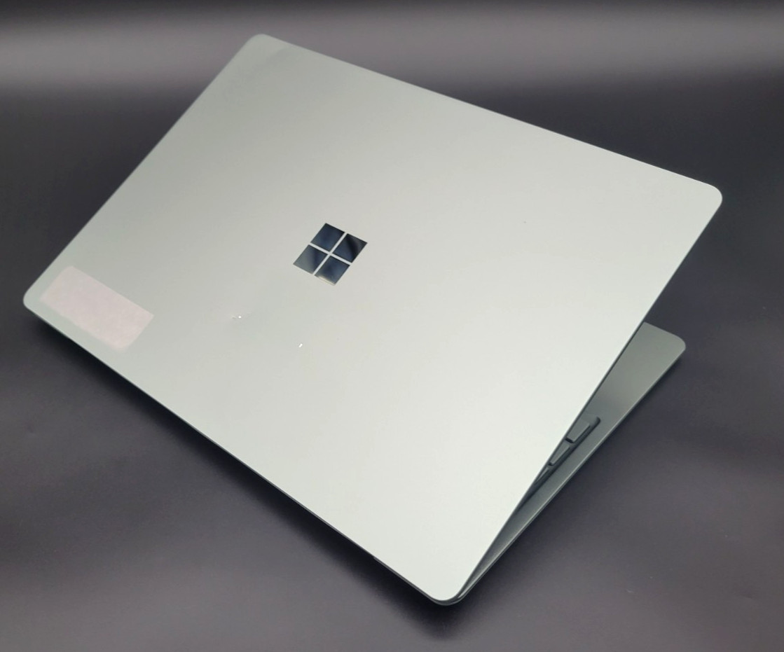 Microsoft Surface Laptop Go 3 12.4″ i5-1235U 8GB RAM 256GB SSD Touchscreen Sage