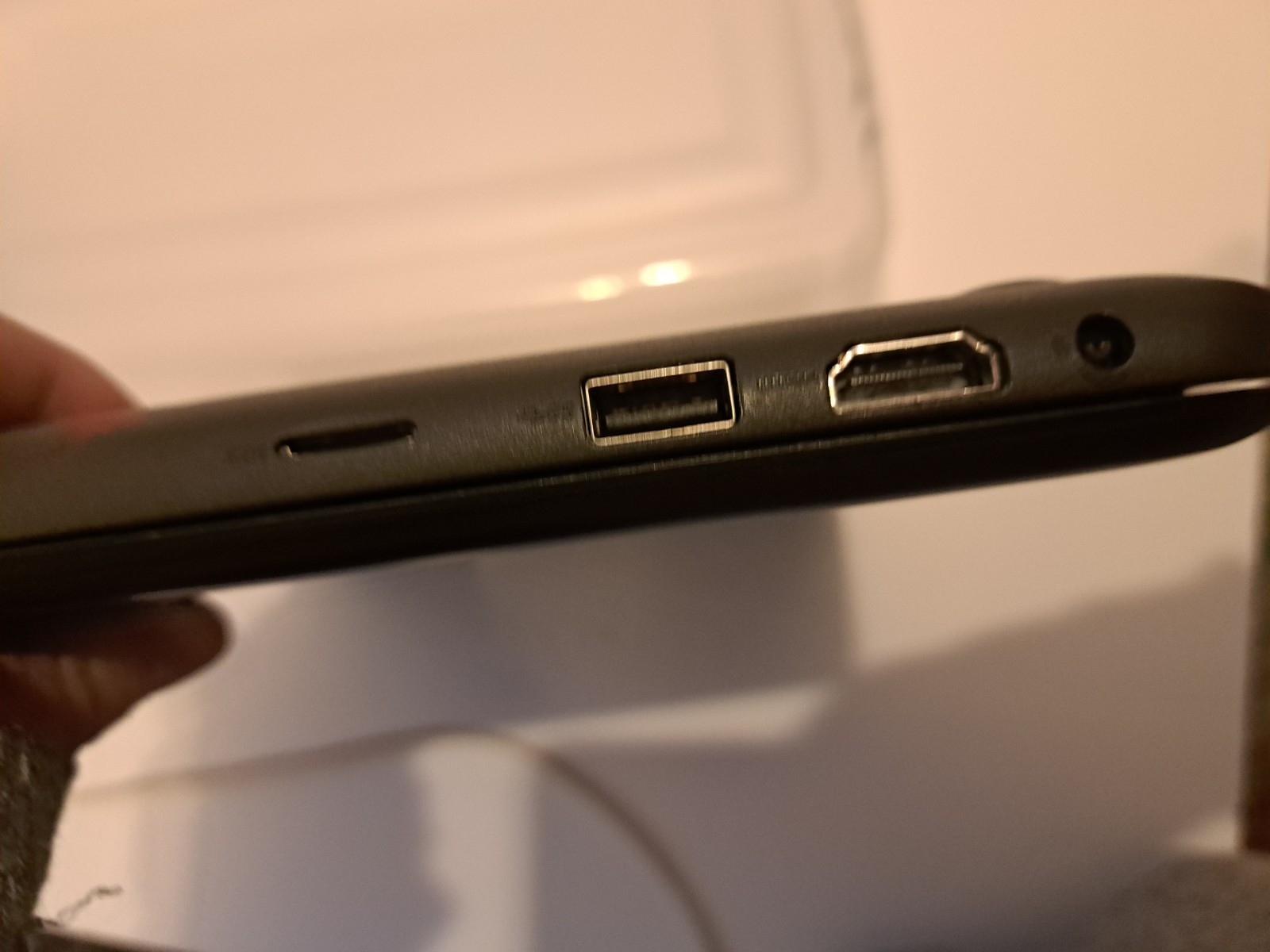 Dell Inspiron P24T, Intel Celeron @ 1.60 GHZ, 30GB HDD, 2GB RAM, Win10