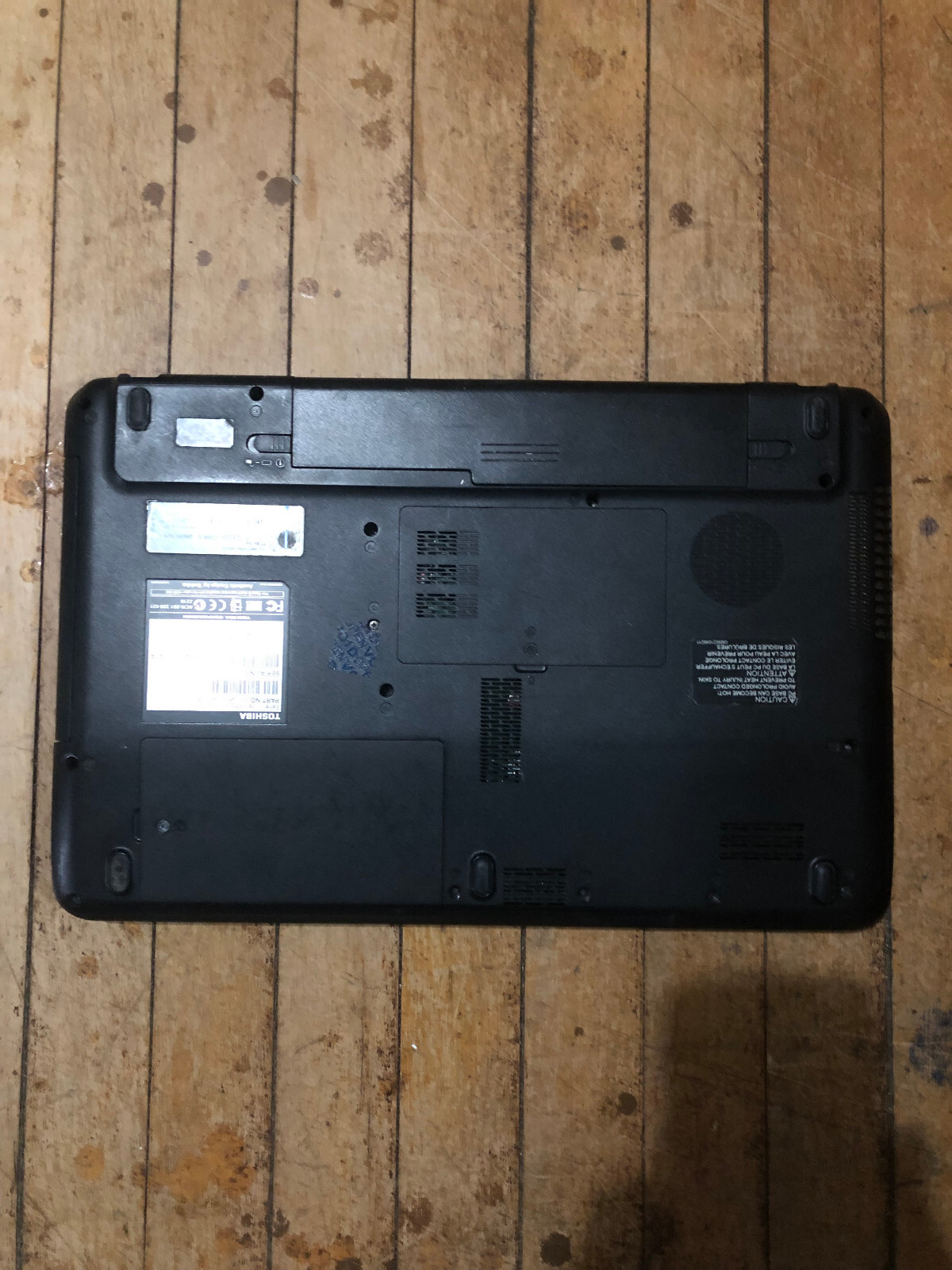 Toshiba Satellite C655-S5132 (4 GB RAM, Intel Celeron, 128 GB SSD, No OS)