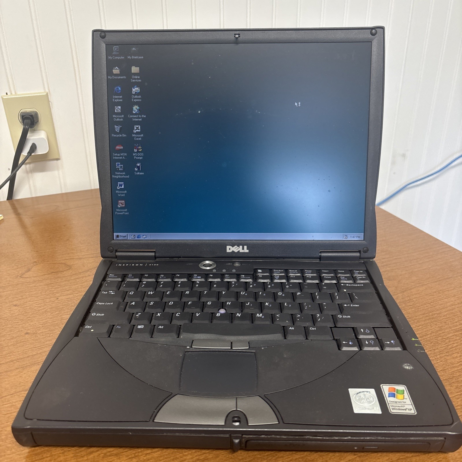 Vintage Dell inspiron 4000 Retro Laptop Windows 98 SE DOS DVD Floppy Serial port