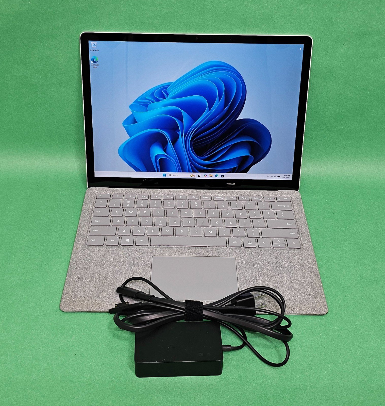 Microsoft Surface Laptop 2 1769 13.5″ Touch Core i5-8350U 8GB RAM 256GB SSD