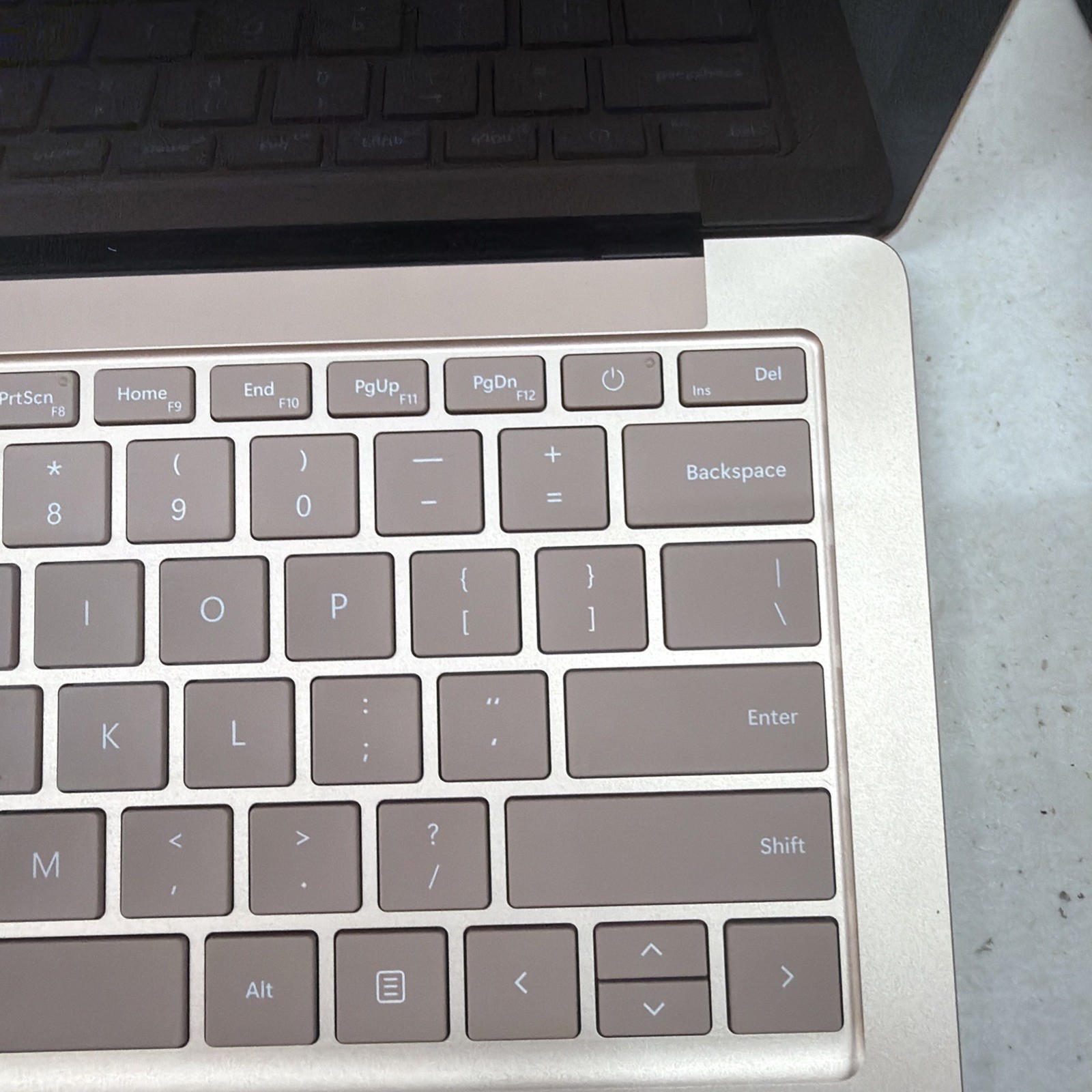Microsoft Laptop 5 13in i5 8GB 512GB Sandstone (FOR PARTS OR NOT WORKING!)