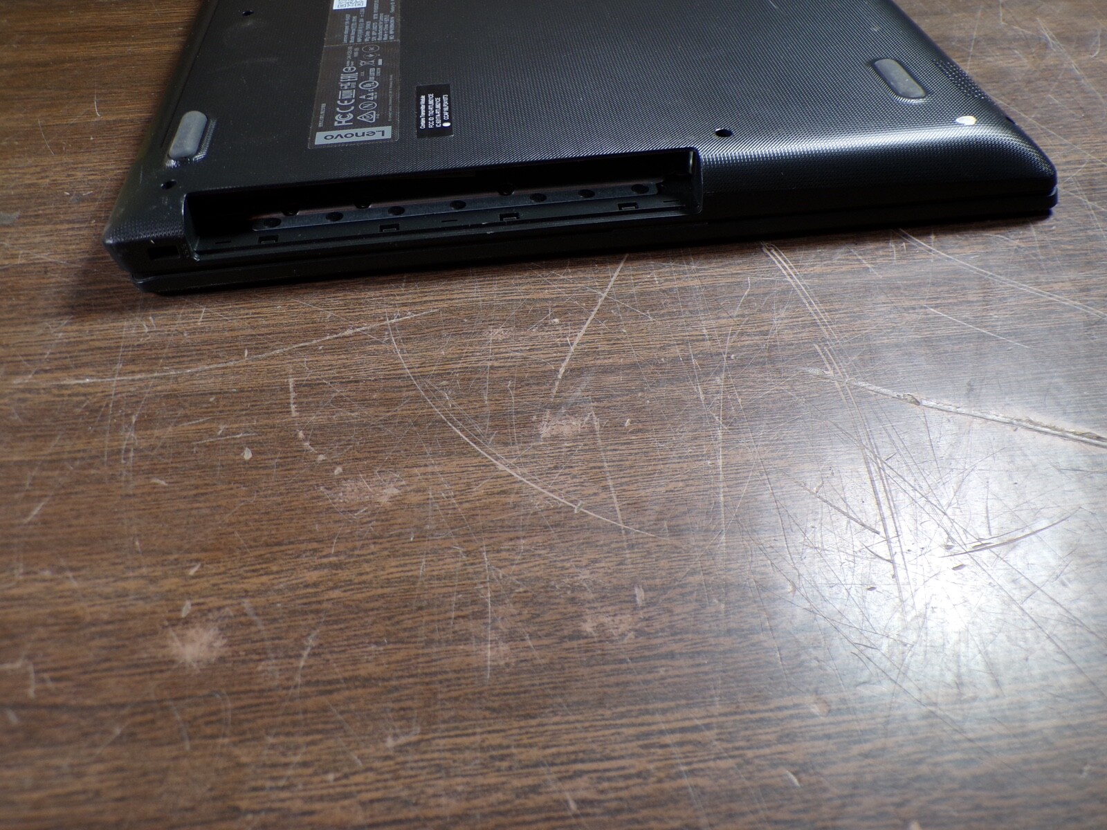 LENOVO IDEAPAD 130-15AST AMD **NO RAM/ NO CD ROM **NO HD/ NO CADDIE/ NO OS