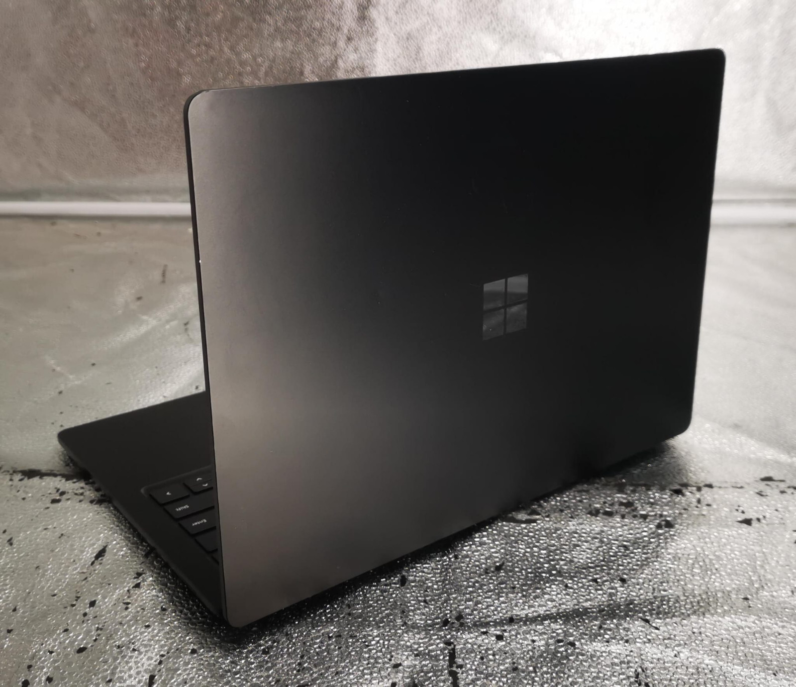 Microsoft Surface Laptop 3 13.5″ 256GB 8G Intel Core i5-1035G7 – 1.20 GHz *READ*