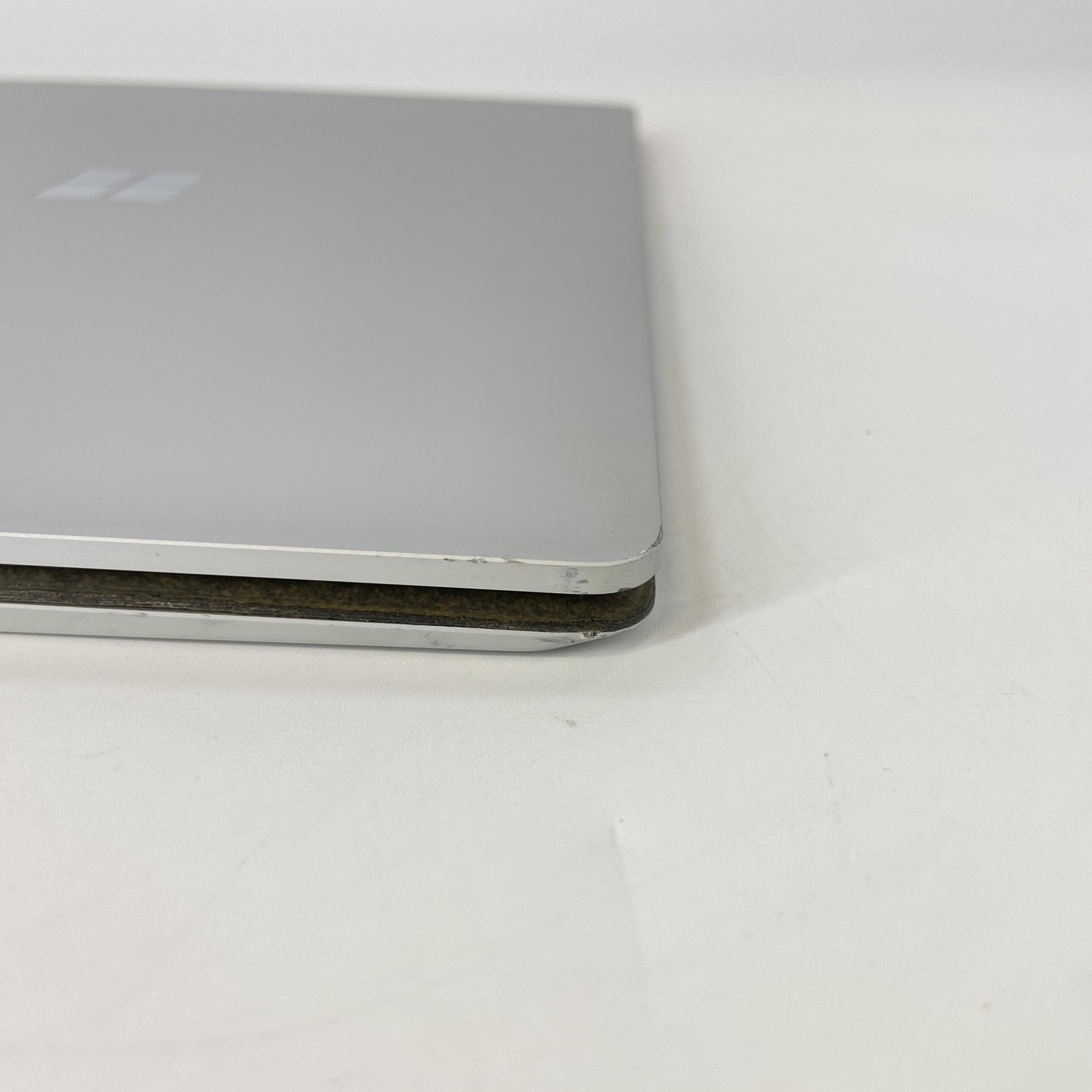 Microsoft Surface Laptop 1 13.5 2K TOUCH i5-7300U 2.60GHz 8GB 256GB Bad Battery