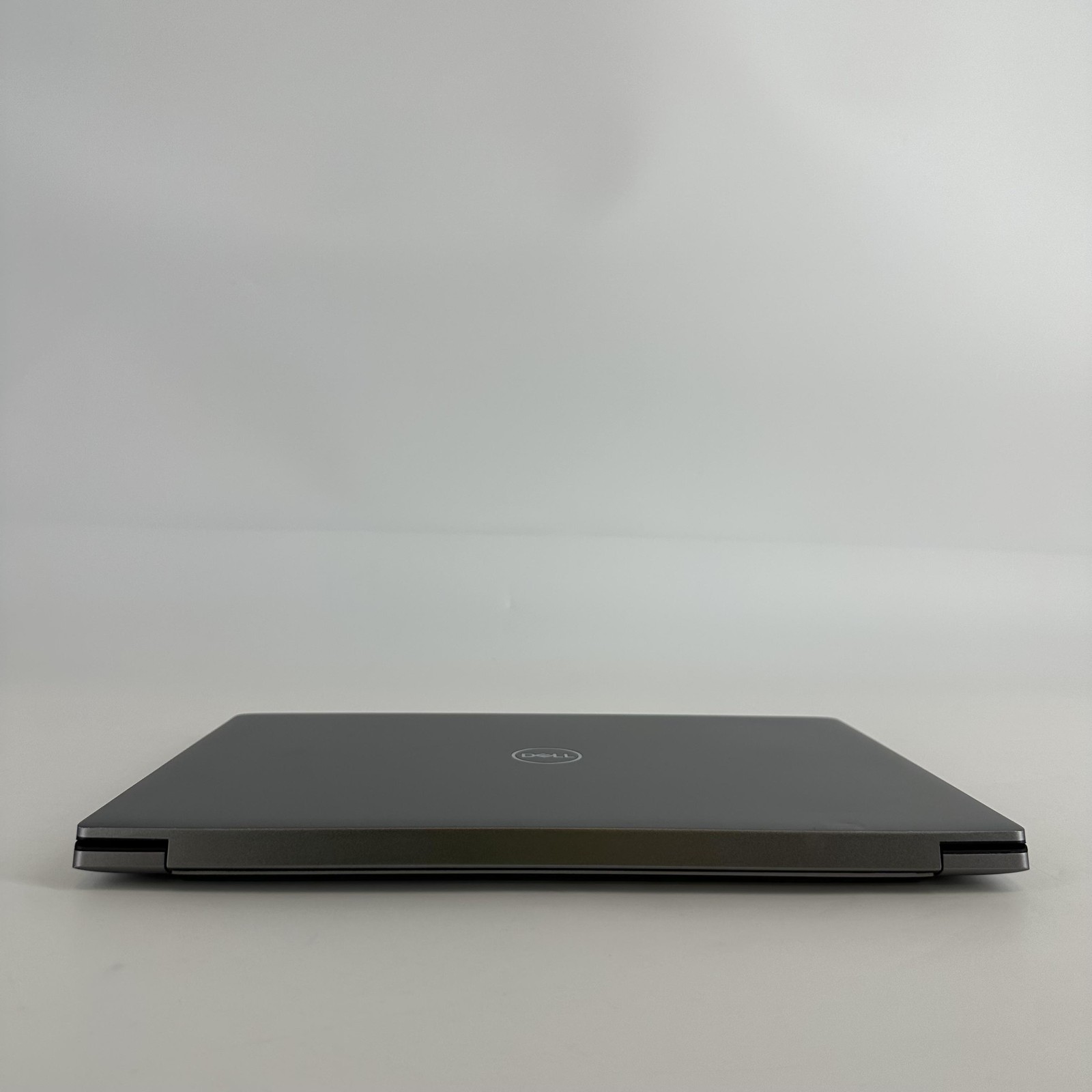 Dell Precision 5480 14 Gray FHD 2.5 GHz i7-13800H 32GB 256GB SSD RTX A1000 Good
