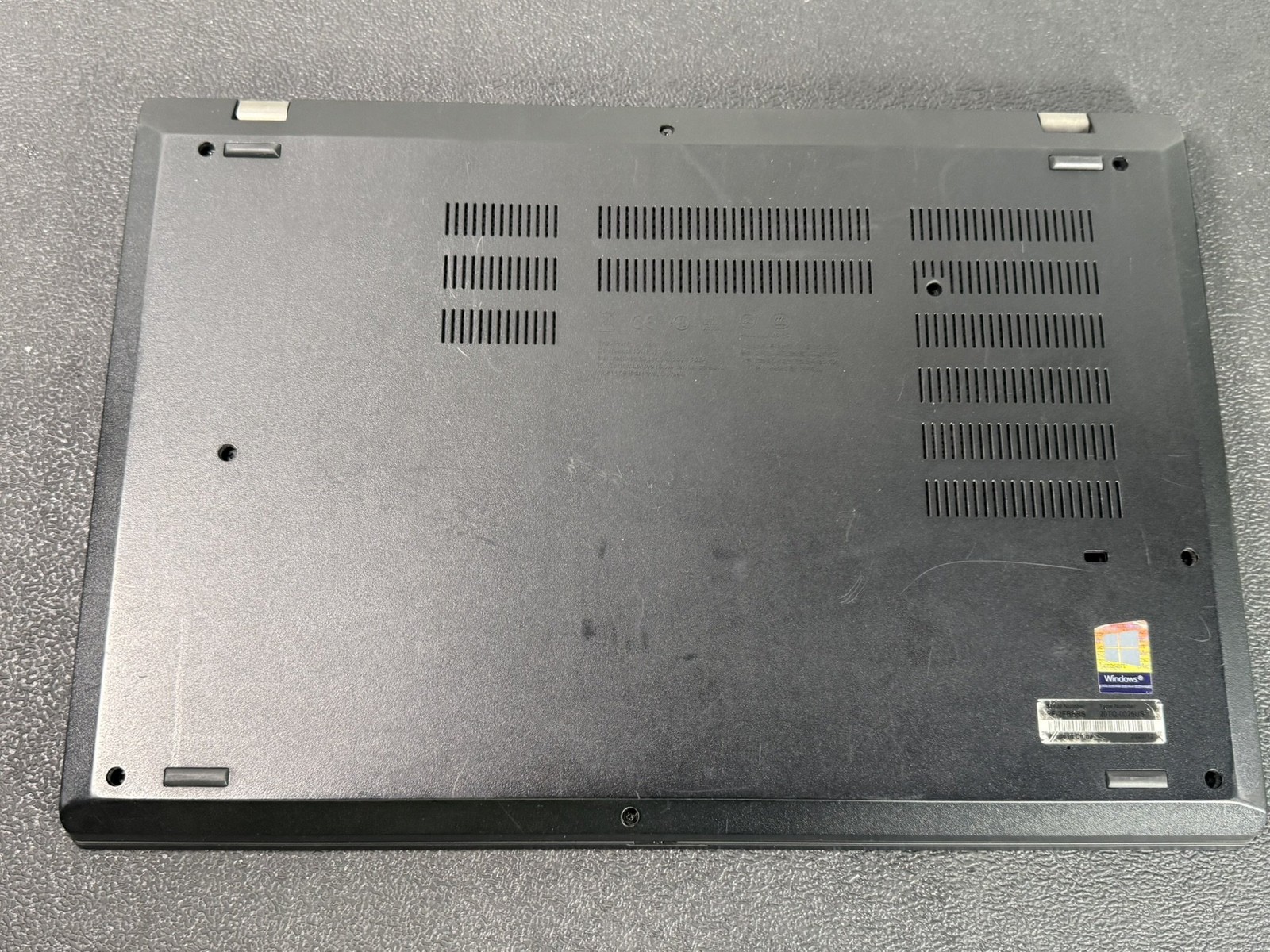 Lenovo ThinkPad P15v Gen 1 15.6″ i7-10850H 2.7GHz 32GB DDR4 NO SSD P620 – READ