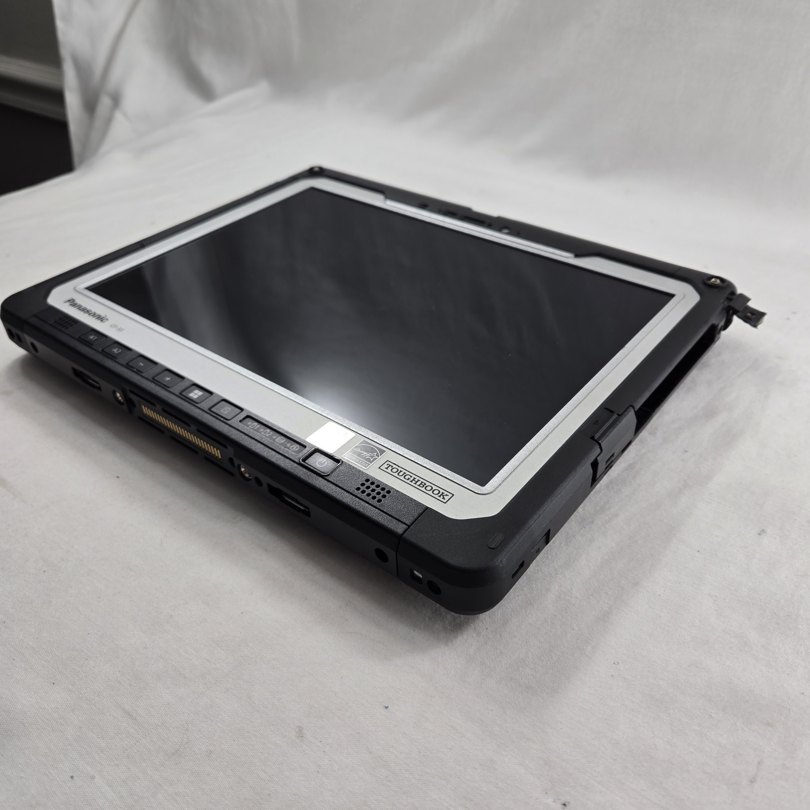 Panasonic Toughbook CF-33 i7-10810U 1.10GHz 32GB Ram 4G GPS – NO SSD — READ