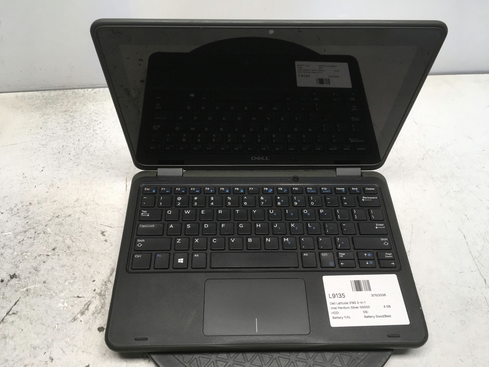 Dell Latitude 3190 2-In-1 Intel Pentium Silver N5000 1.1GHz 4 GB NO HDD