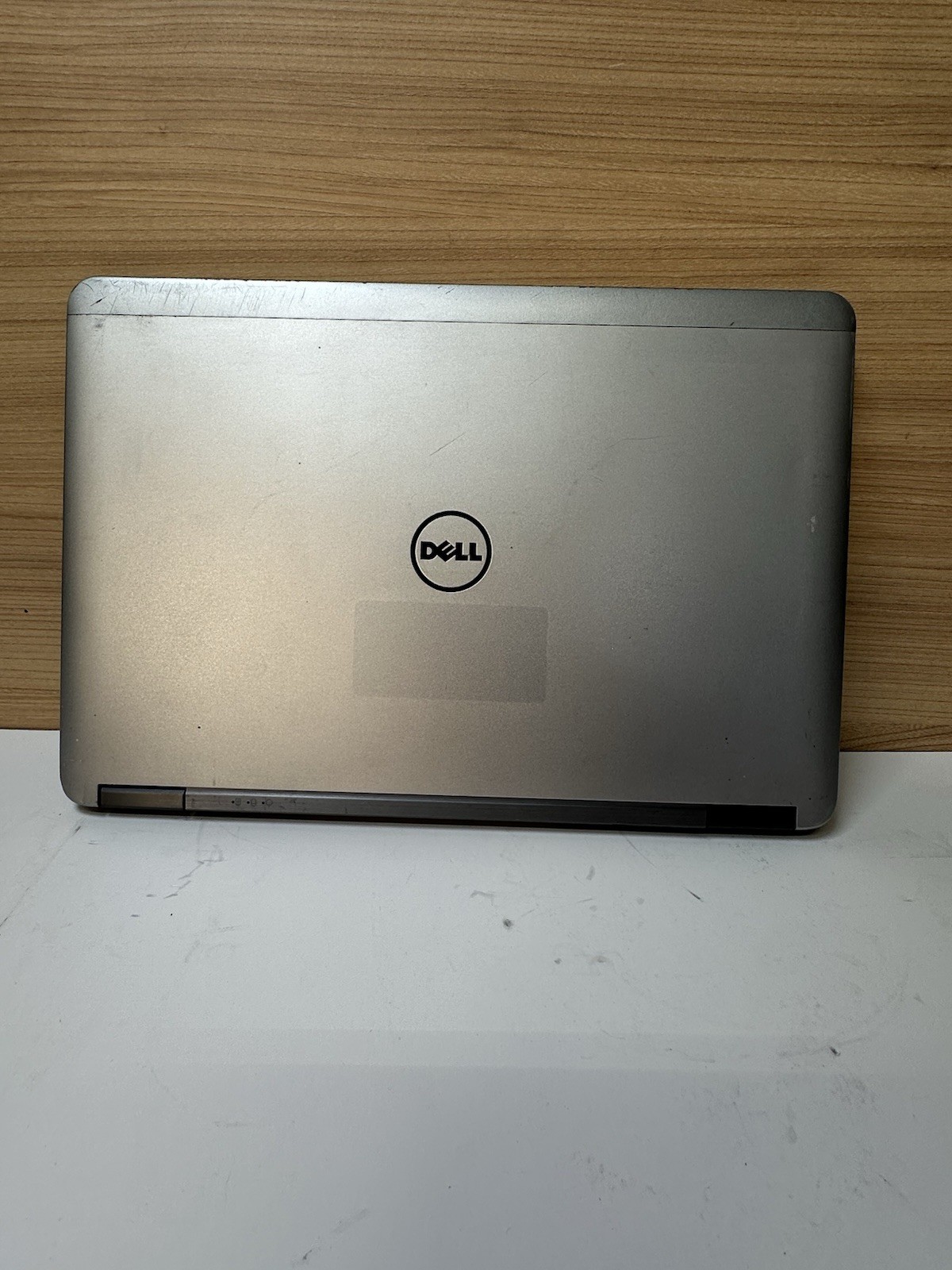 DELL Latitude E7240 i7-4600U 8GB NO SSD NO BATTERY NO POWER SUPPLY (UNTESTED)