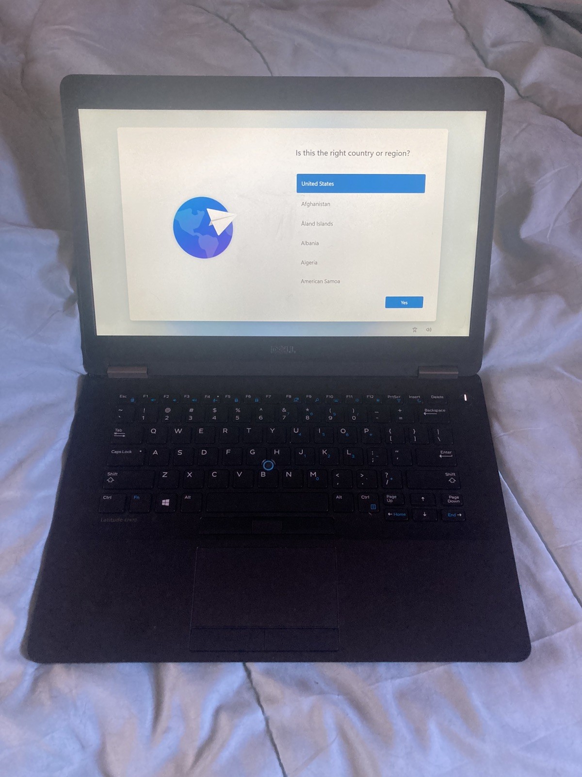 Dell Latitude E7470 14″ (256GB SSD, Intel Core i5-6300U, 2.40GHz, 16GB) Laptop