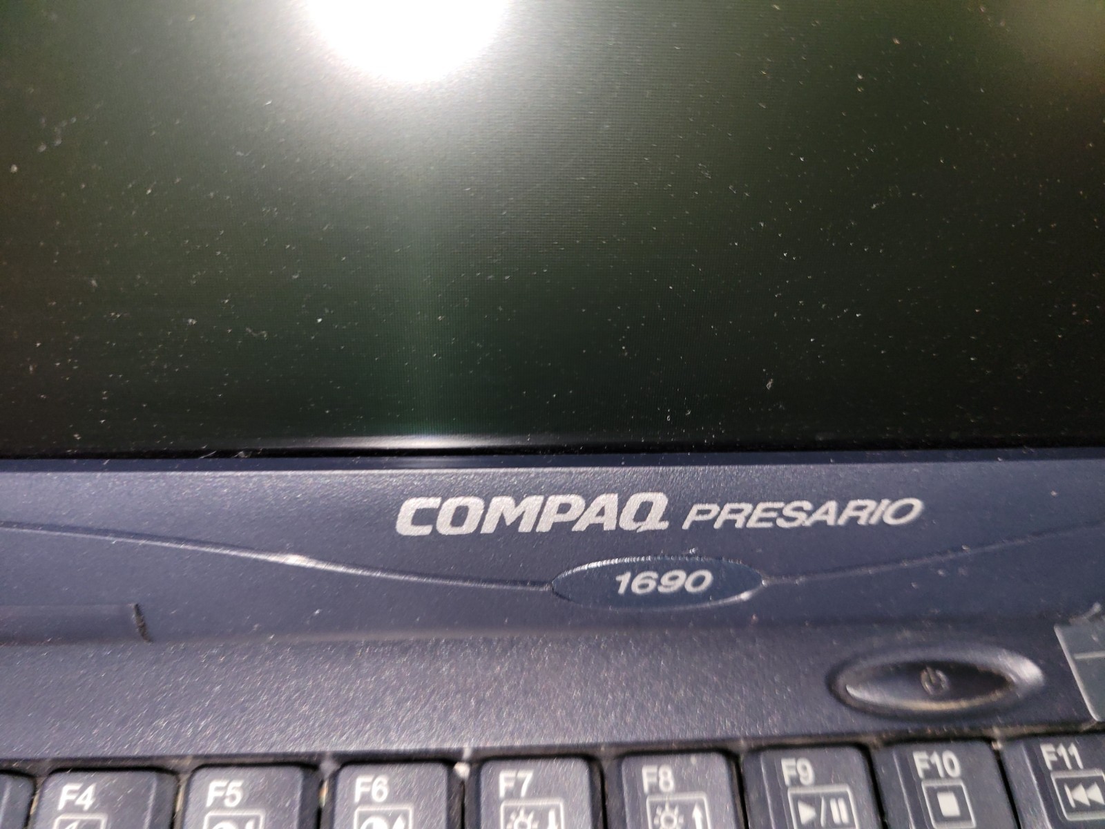 Vintage Compaq Presario 1690 Laptop