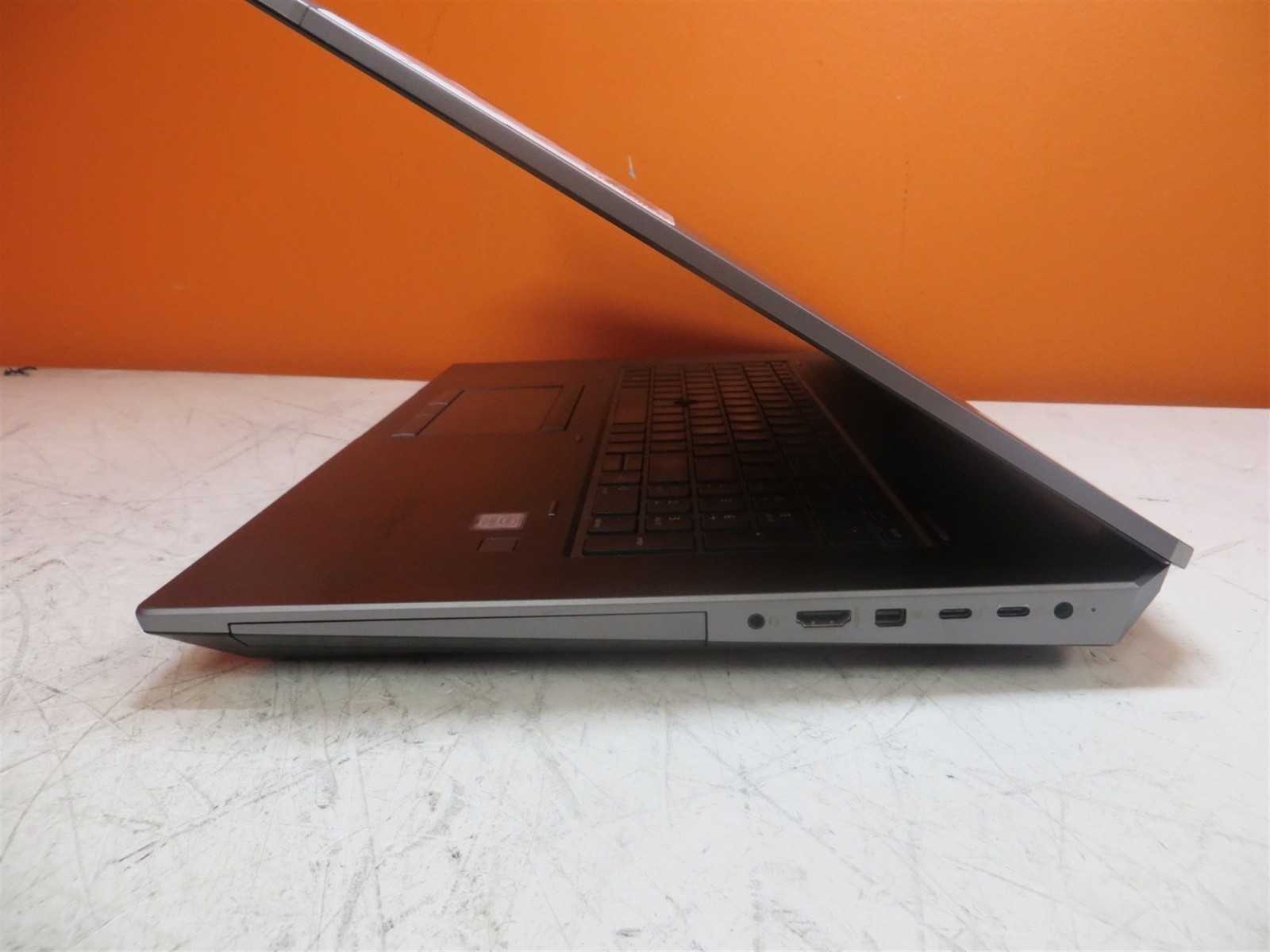 Blown Speaker HP ZBook 17 G5 Laptop Intel i7-8850H 2.6GHz 16GB 512GB P3200 GPU