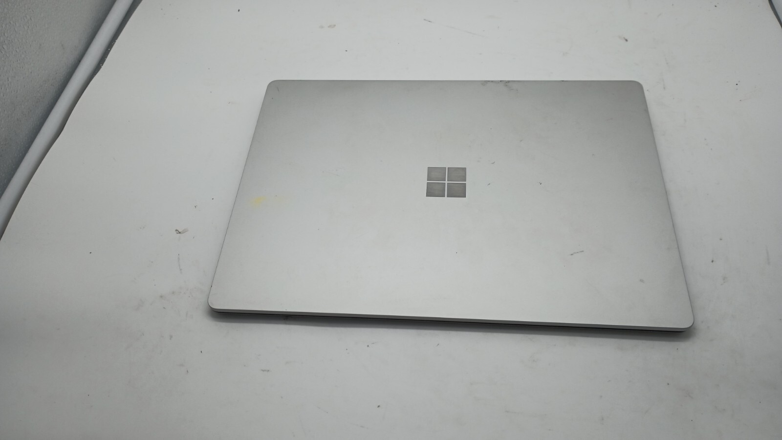 Surface Laptop (No charger). i5 7th gen.8GB.13.5″ 2k Touch.256GB M.2.W11Pro