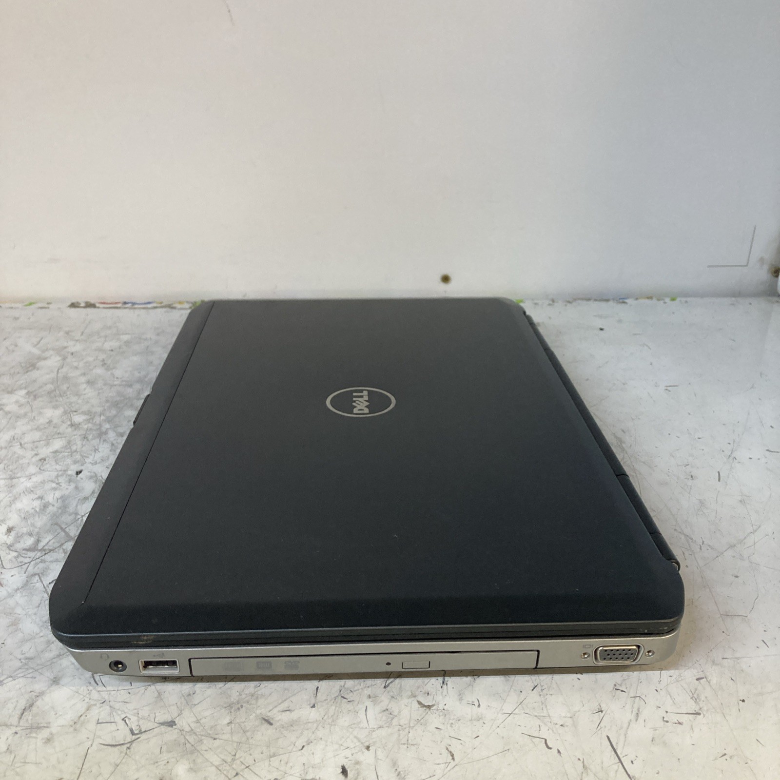 DELL LATITUDE E5530 INTEL I5 3230 2.60GHz 4 RAM no HDD Boot to BIOS