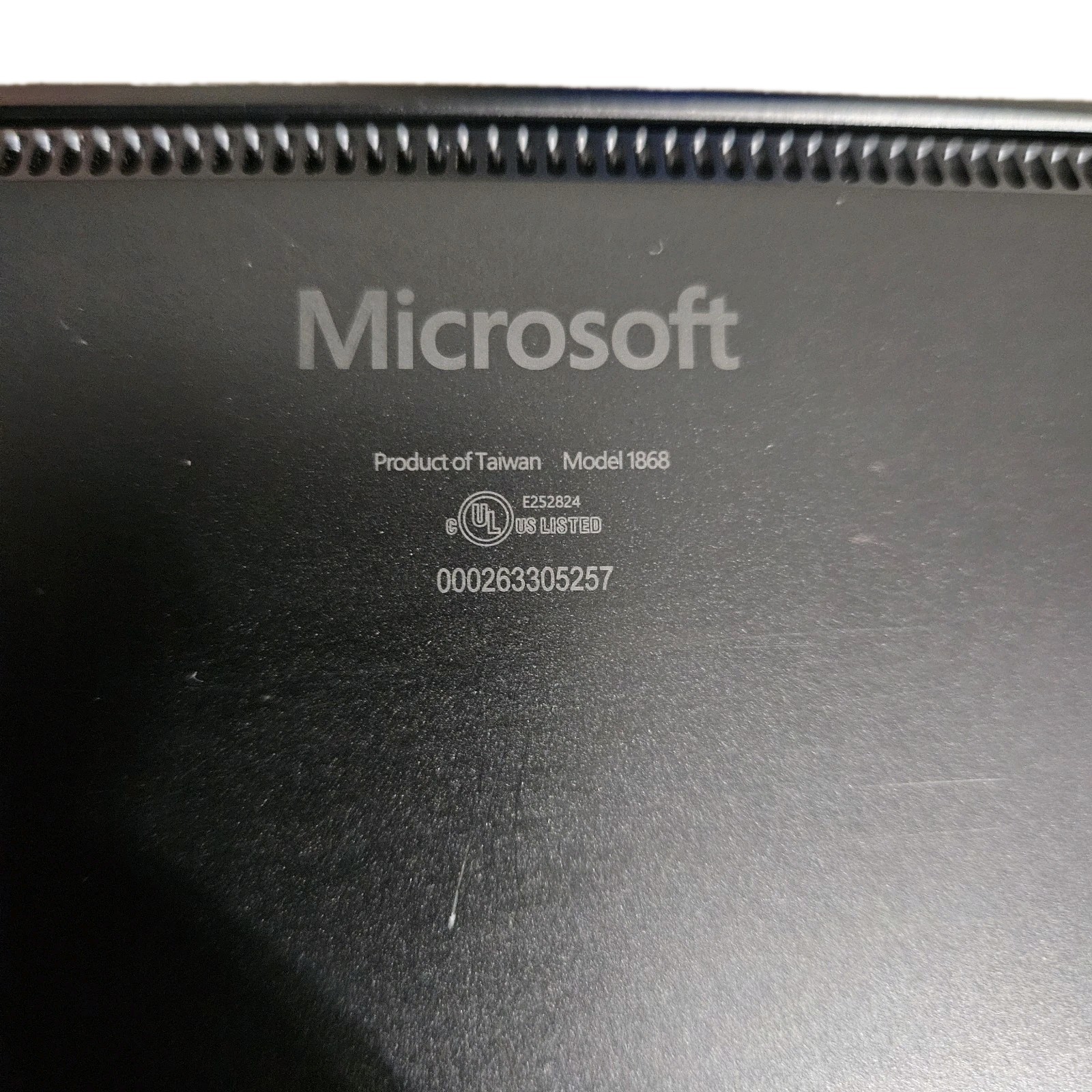 Microsoft Surface Laptop 3 13.5″ Touch Intel i7-1065G7 8GB 256GB SSD Windows 11