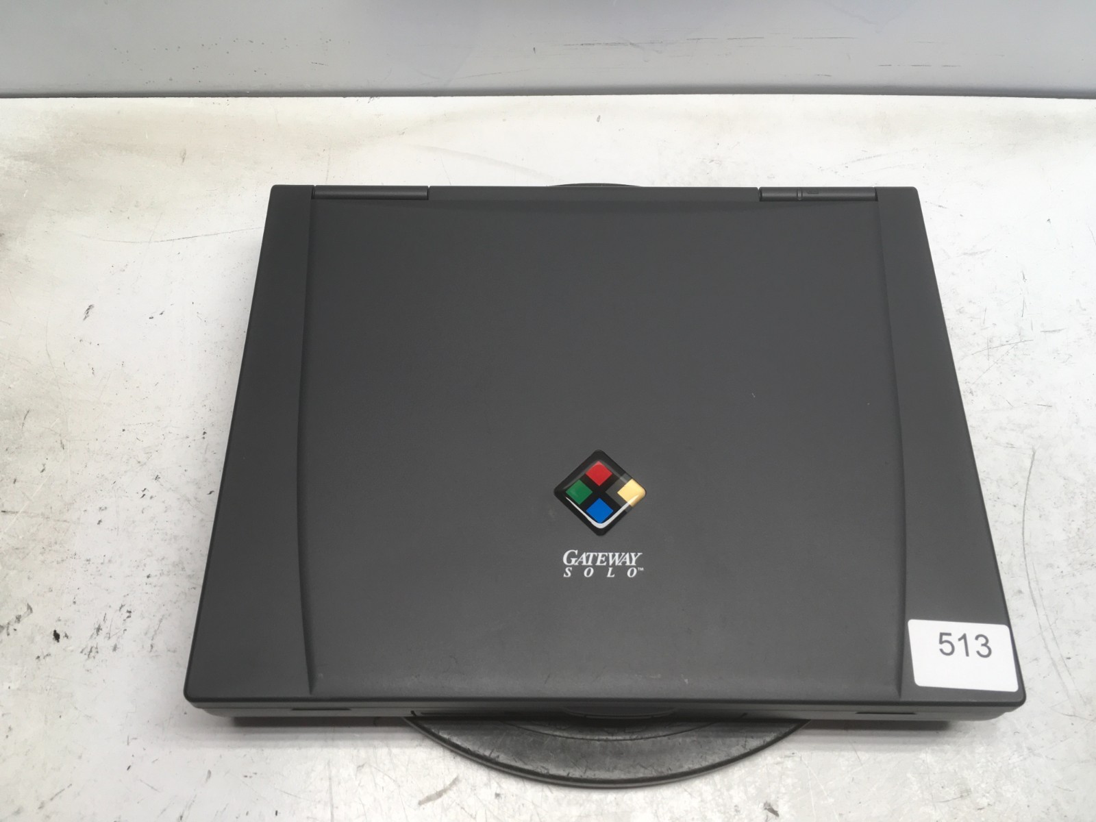 Gateway Solo 5100 Intel Pentium II 233MHz 16 MB NO HDD/Battery Dim Screen