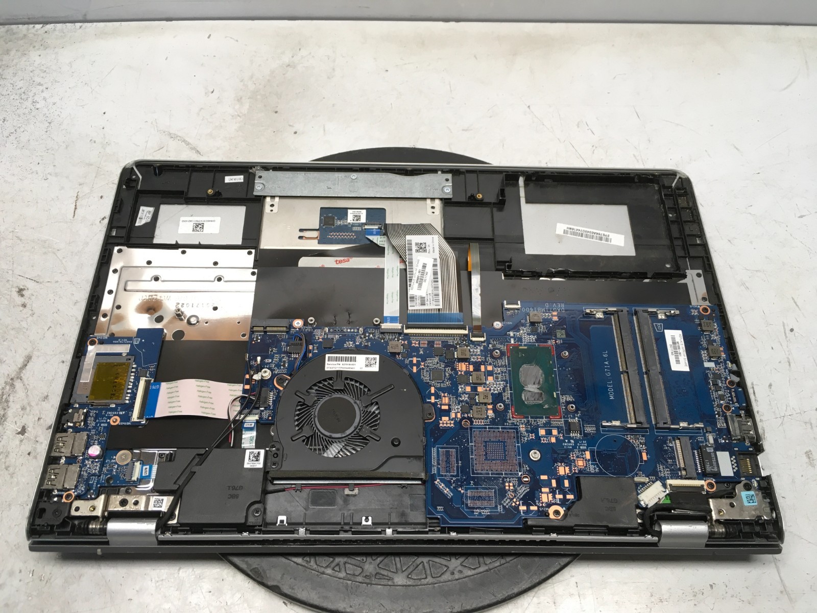 HP Pavilion Intel i5 7th Gen No RAM NO HDD