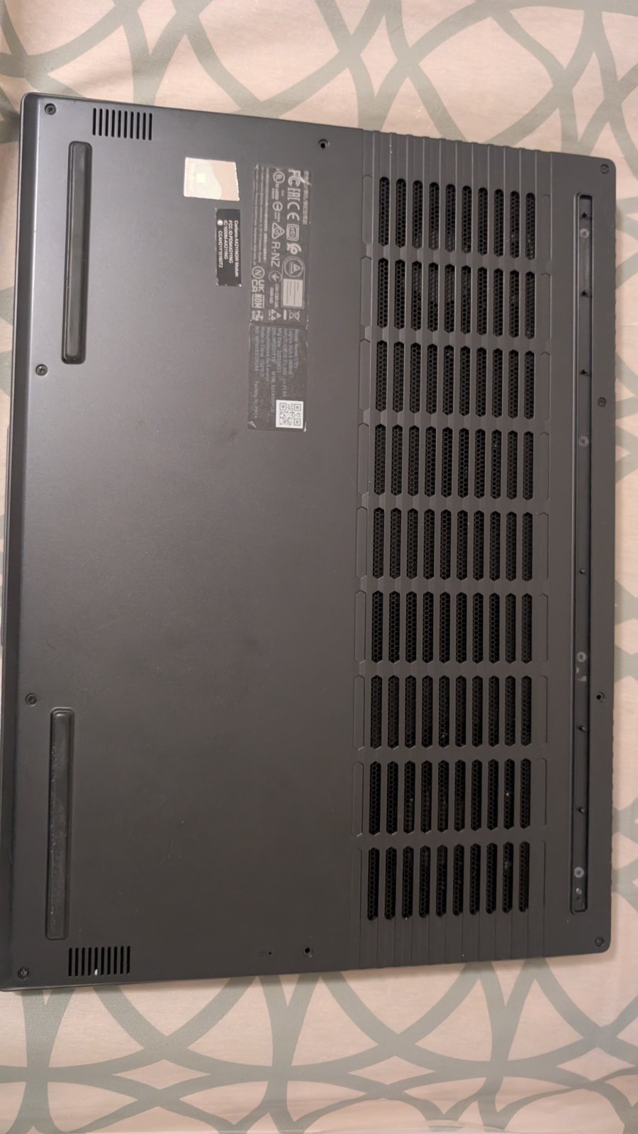 Lenovo Legion Slim 5i 16IRH8 i7-13700H RTX 4060 For Parts /Repair inc 2batteries