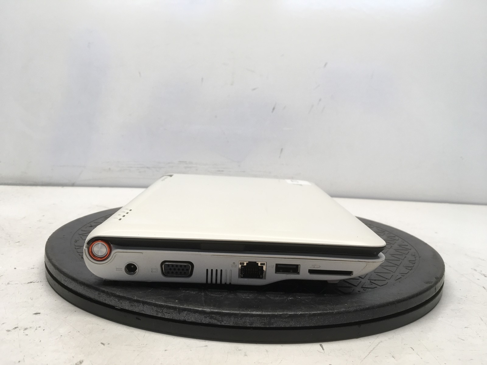 Acer Aspire One ZG5 Intel Atom N270 1.6GHz 1 GB NO HDD No Batt