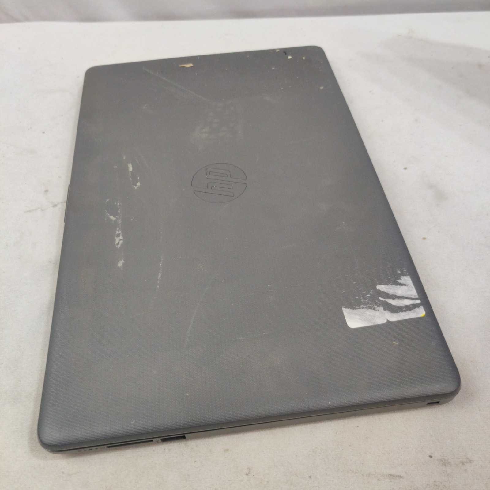 HP 255 G7 15.6″ A4-9125 2.3GHz 8GB RAM Win 10 (NO HDD/AC ADAPTER)