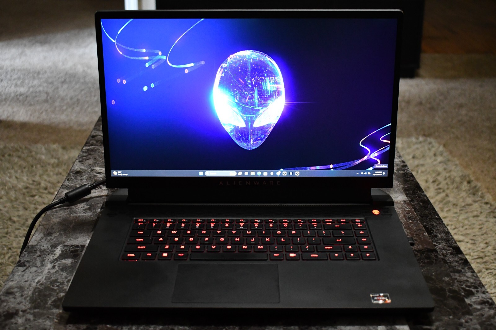 Alienware m17 R5 AMD Ryzen(TM) 9 6900HX AMD Radeon(TM) RX 6850M XT 12GB 16GB RAM