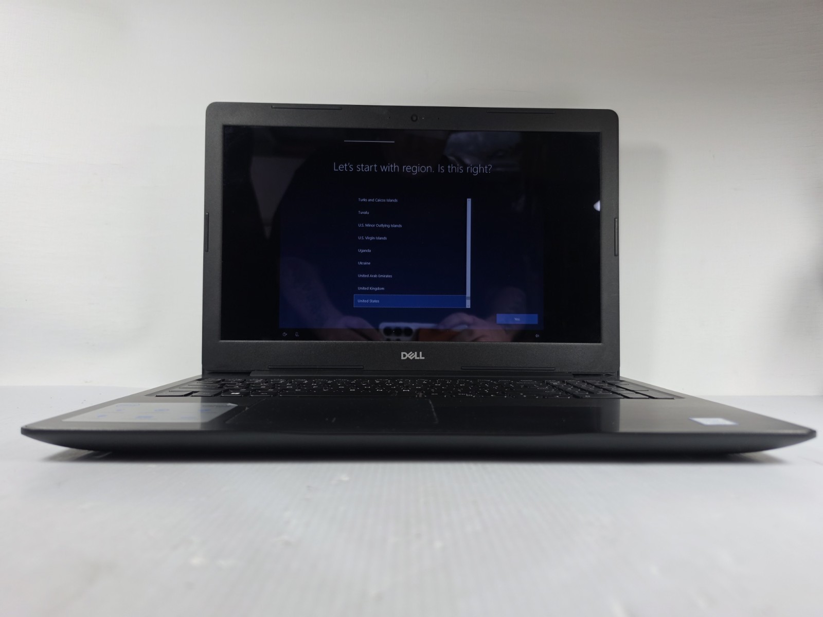 DELL Inspiron 5570 15.6″ TOUCHSCREEN FHD Core i3 8th Gen 12GB RAM 1TB HD Laptop