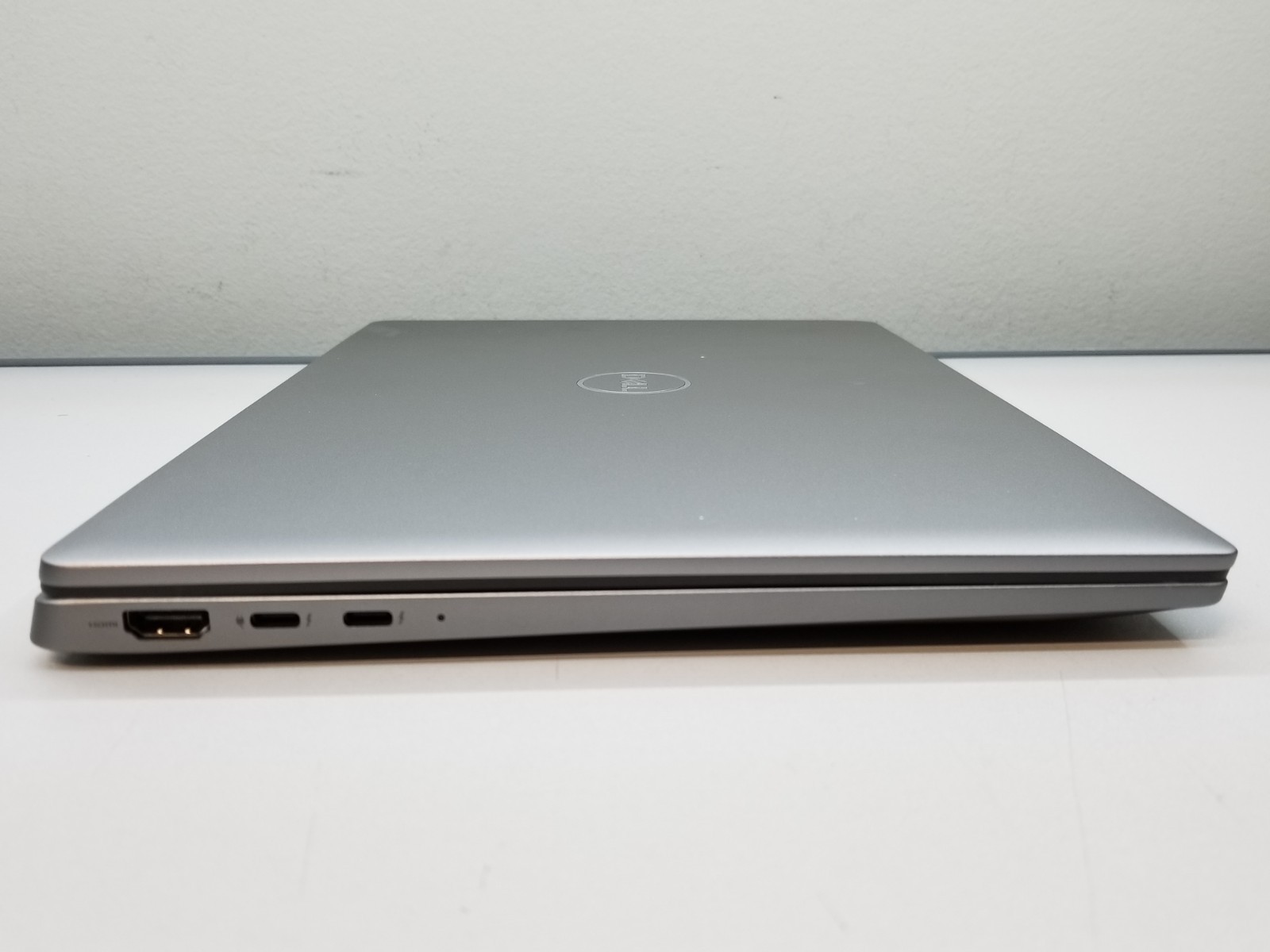Dell Latitude 7450 14″ FHD+ Ultra 5-135U 4.4GHz 16GB RAM 256GB NVMe Win11P WRNTY