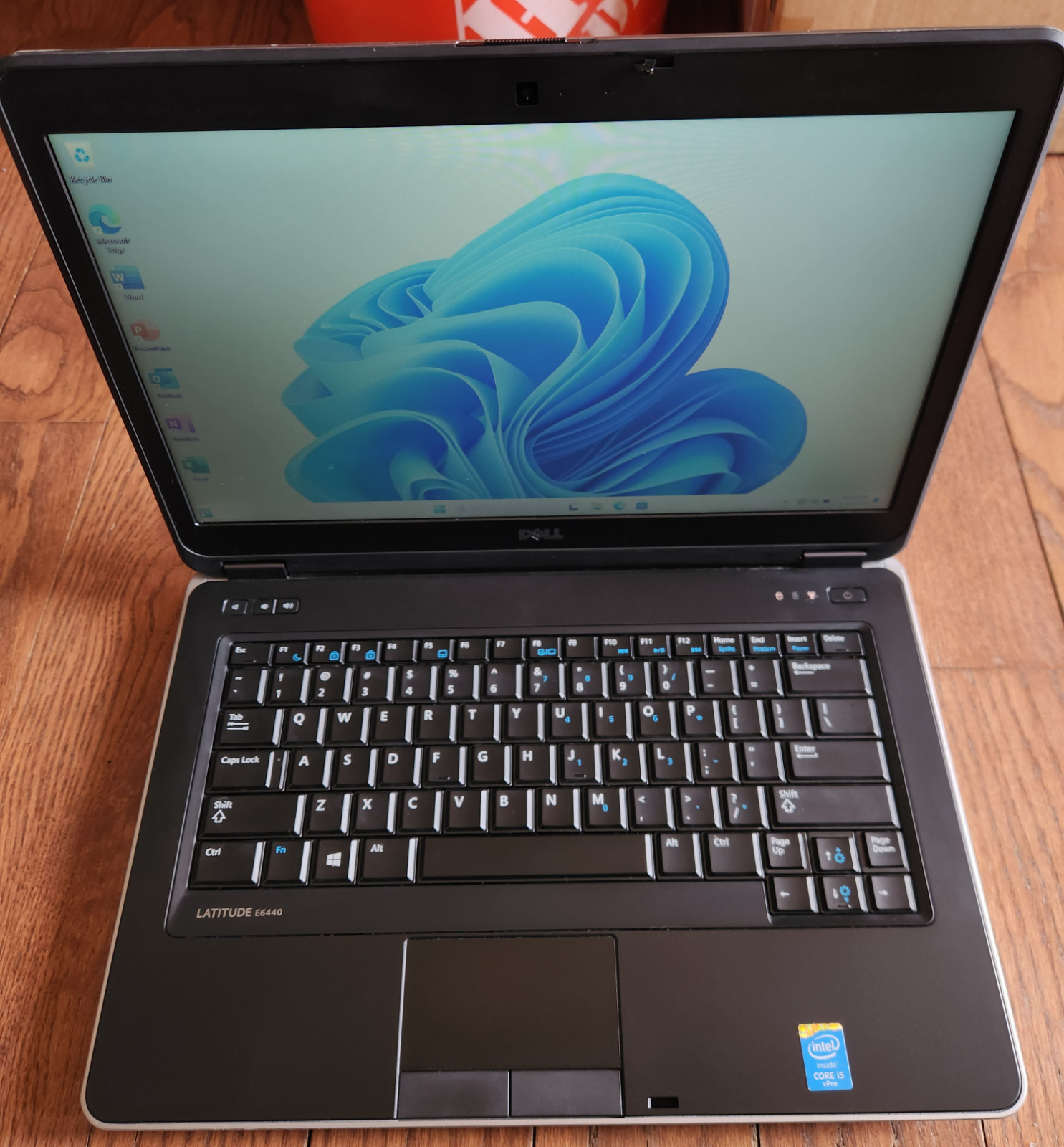 Dell Latitude E6440 (256GB SSD, Intel i-5, 2.7GHz, 8GB RAM, Windows 11) Laptop