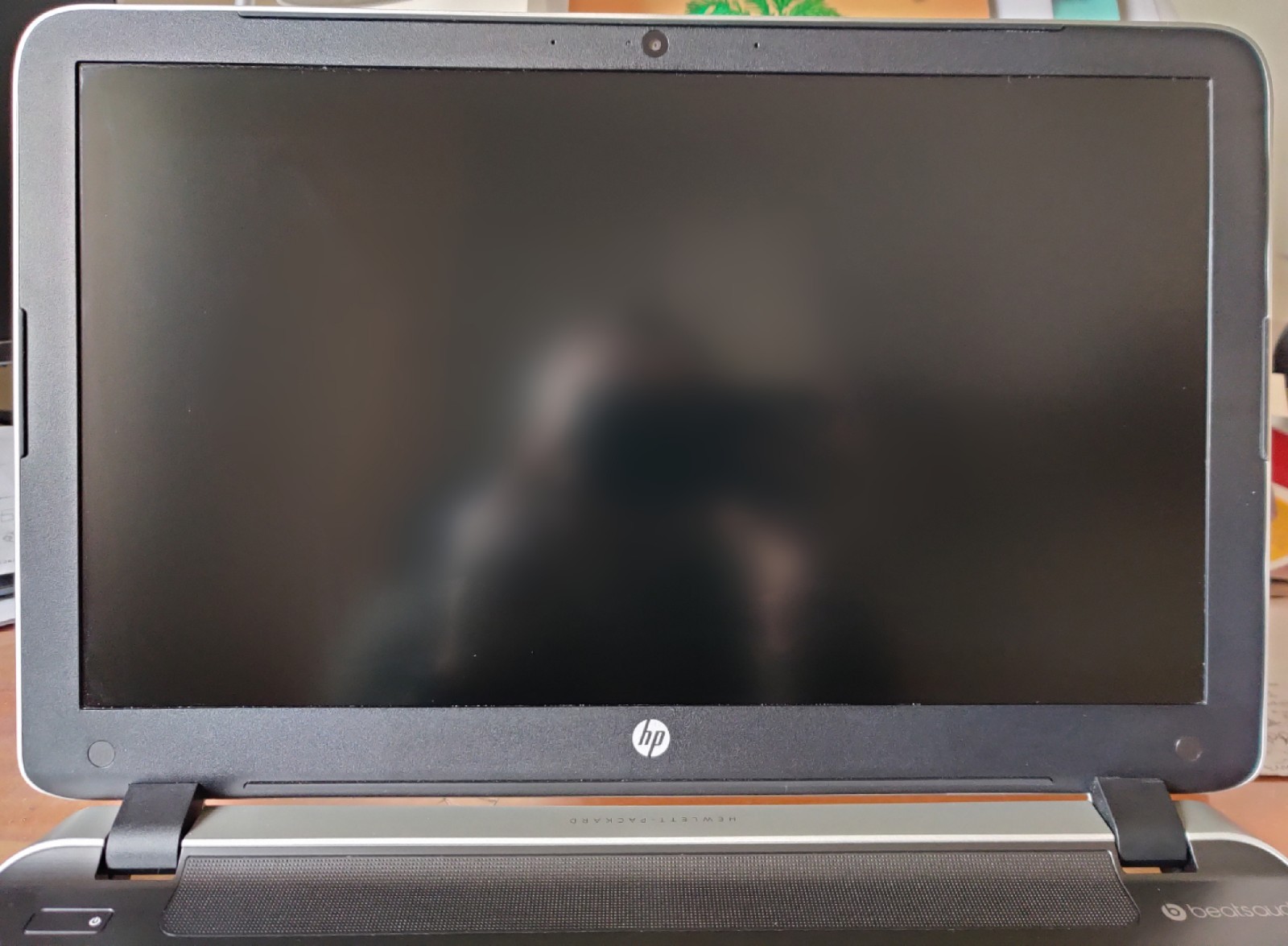 HP Pavilion 15 i5-5200U 8GB 500GB SSHD Full HD NVIDIA 840M Windows 10 Pro GF840M