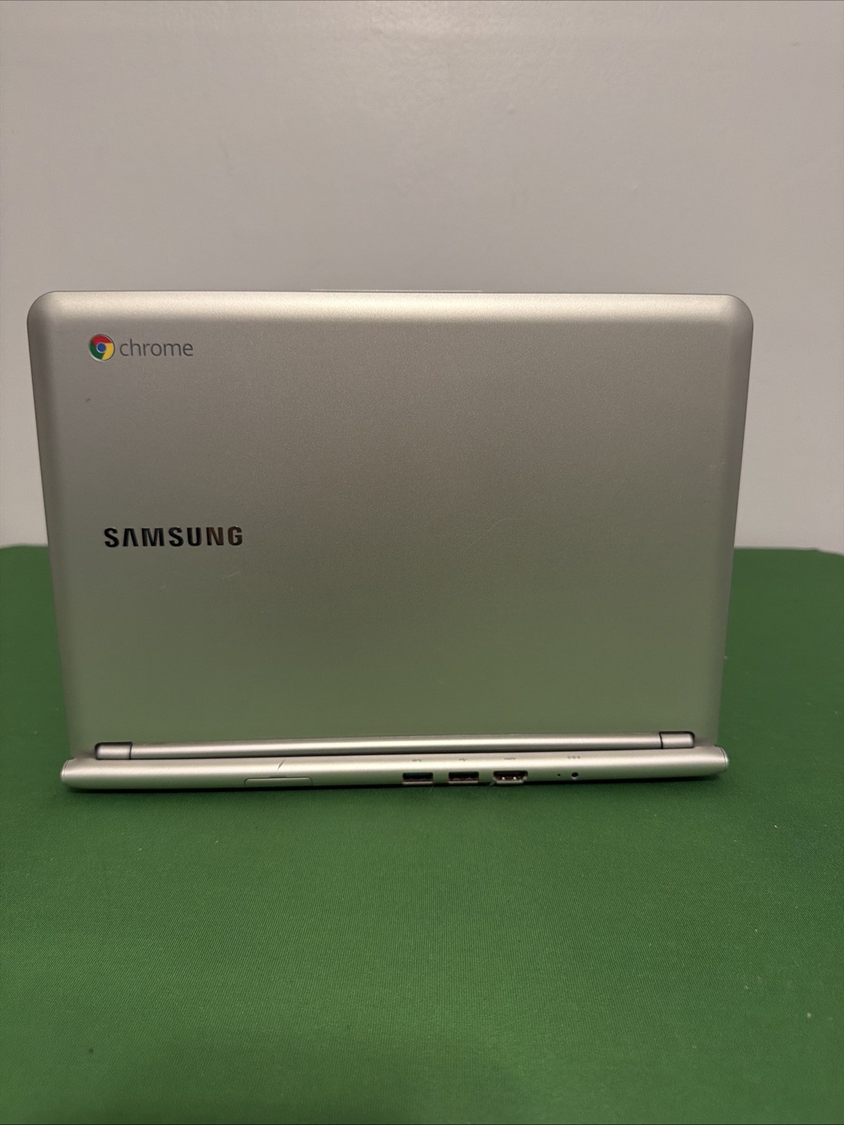 Samsung Chromebook (XE303C12-A01US) 11.6″ Exynos Chrome OS Read Description