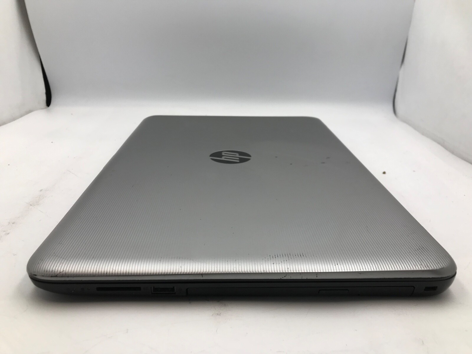 HP 15-BA018DS 15″ Touch AMD Quad-Core A6-7310 Radeon R4 6 Gb RAM- MZ