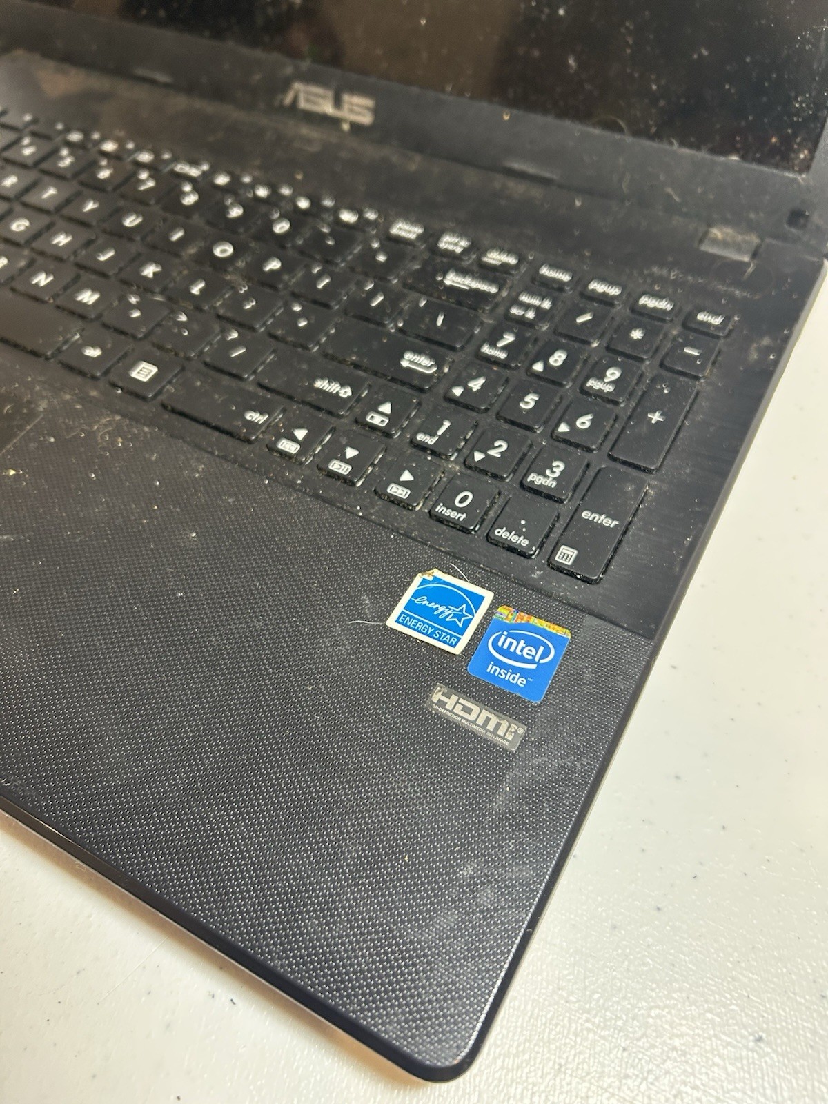 ASUS D550M Laptop Responsive Keyboard Missing DVD Drive No Charger Untested