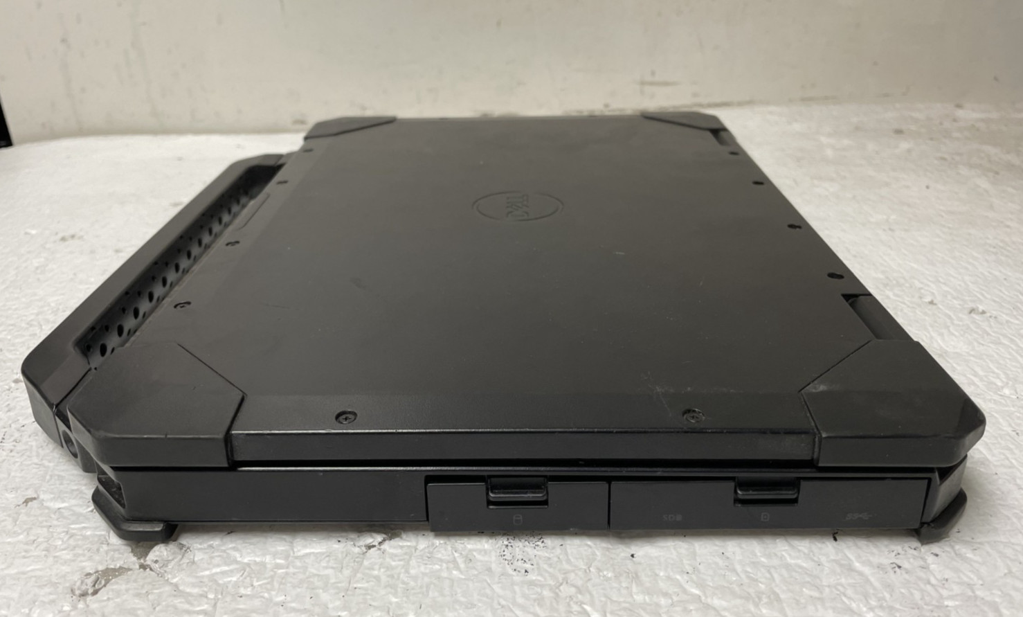 Dell Latitude 5420 14″Rugged Intel i3-7130U @2.70GHz 8GB RAM NO SSD/Battery READ