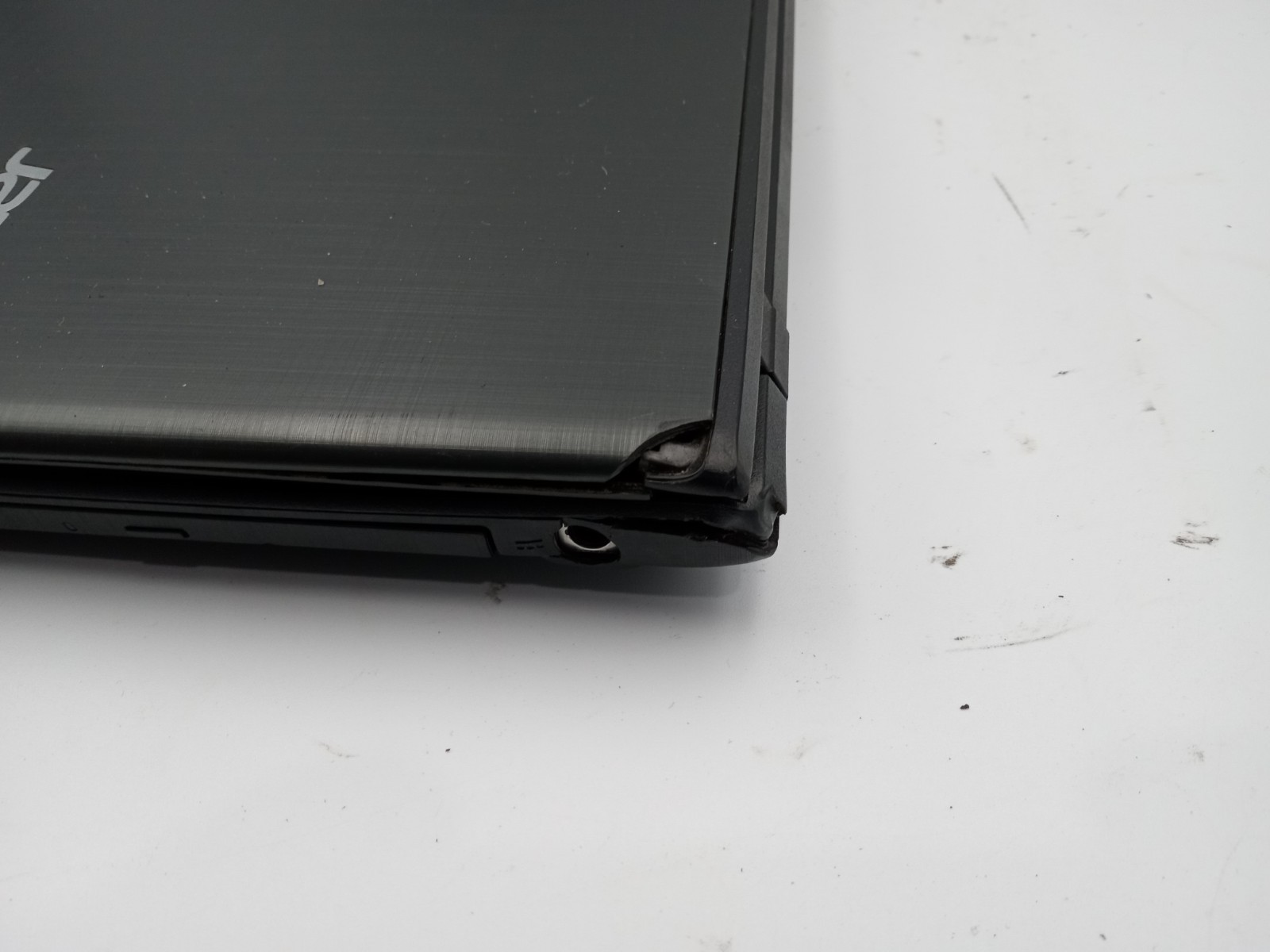 Acer Aspire E5-575 15″ Laptop Intel i3-7100U 8GB RAM 128GB SSD Win11 -READ -RR