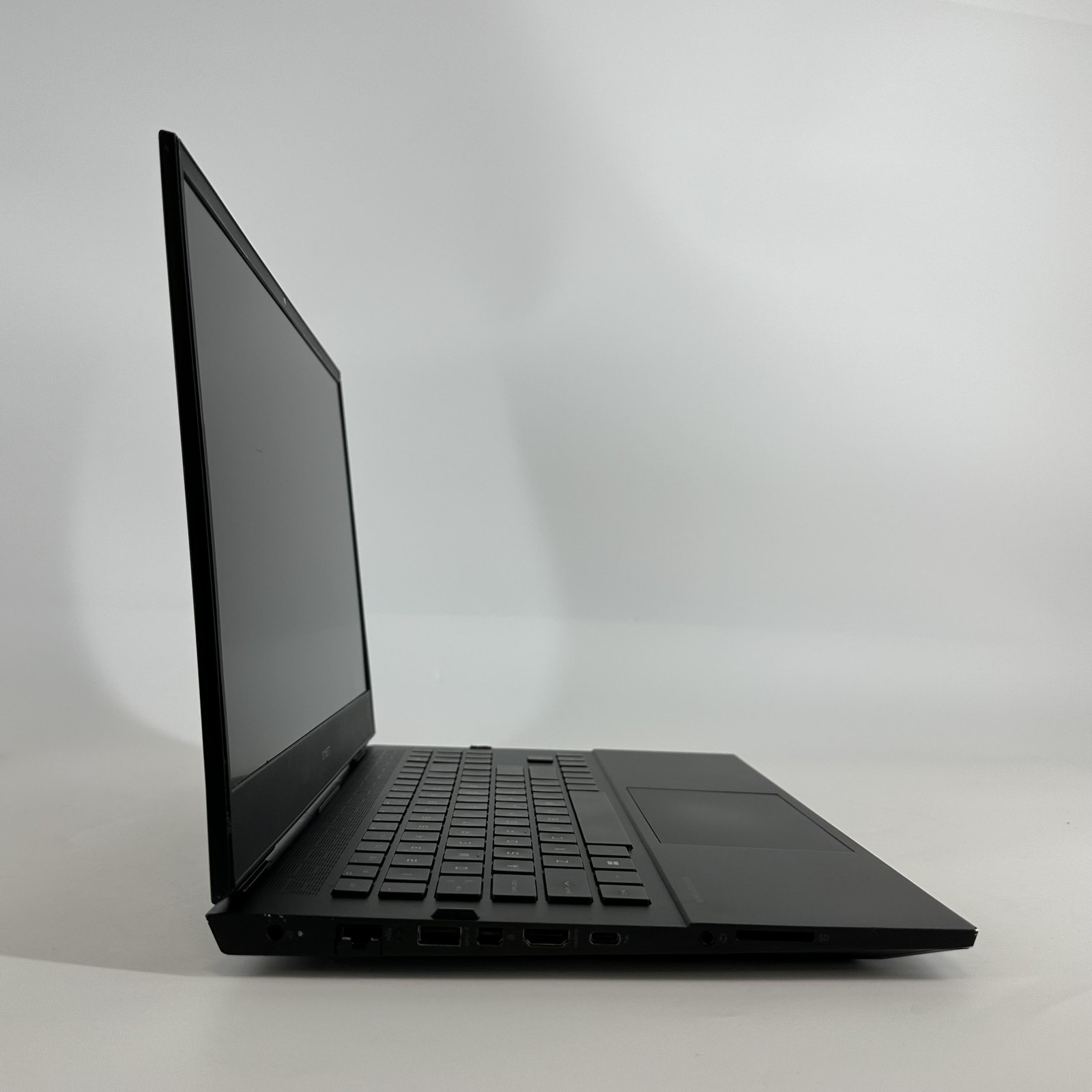HP Omen 16 Black 144Hz FHD 2.3 GHz i7-12700H 32GB 1TB SSD RTX 3070 BAD SPEAKERS