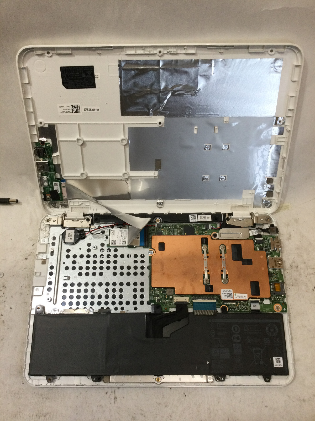 DELL INSPIRON P24T – FOR PARTS – INTEL CELERON N3050 – 2GB RAN – READ DESC- BB!!