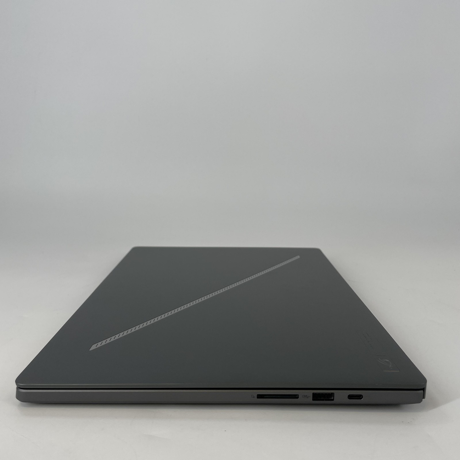 Asus ROG Zephyrus G16 GU605 240Hz QHD+ 2.5GHz Ultra 9 185H 32GB 4TB SSD RTX 4090