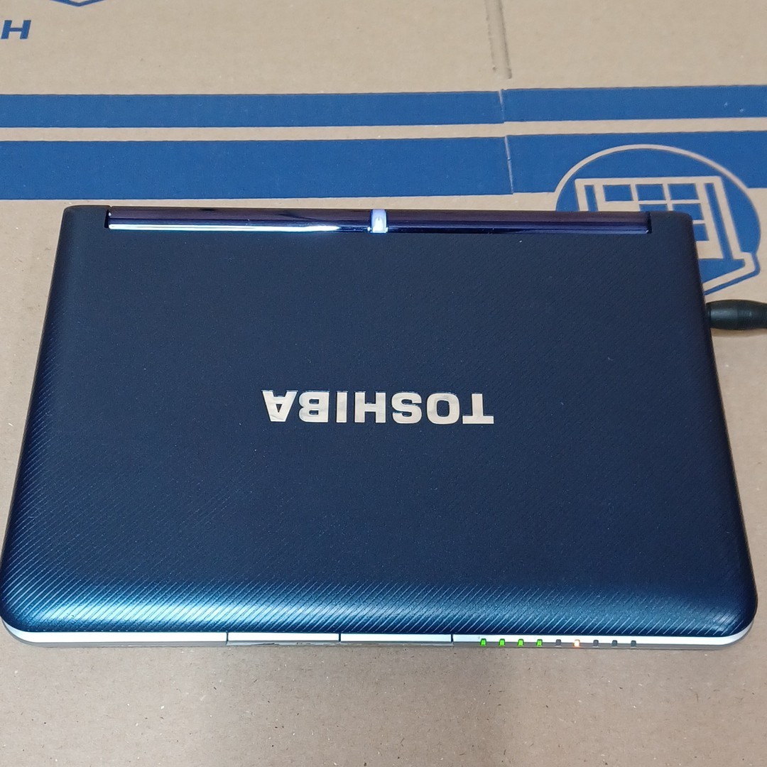 Toshiba Mini NB305 10.1in. (Intel Atom, 2GB) Netbook -Windows 7 Version Blue