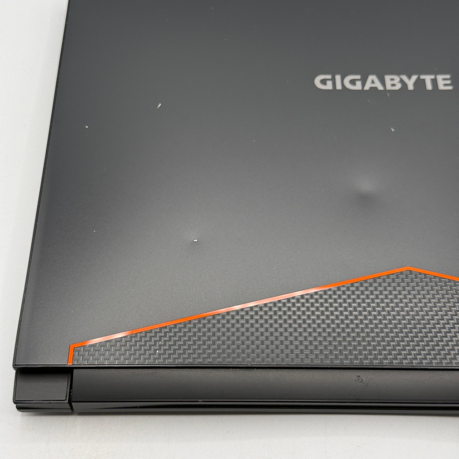 Gigabyte Aero 14 Gaming Laptop Black 14″ i7 16GB RAM P64W-1060-602S- USED