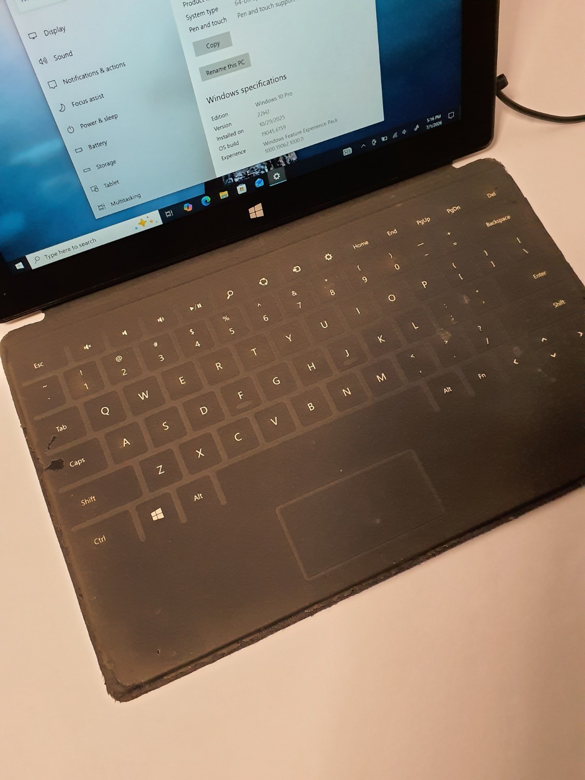 Microsoft Surface Pro 2 1601 10.6in (128GB SSD, Intel Core i5-4300U, 1.90…